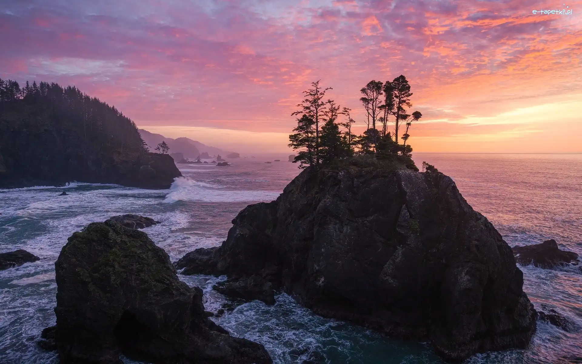 Samuel H Boardman State Scenic Corridor, Skały, Stany Zjednoczone, Park stanowy, Wybrzeże, Wschód słońca, Chmury, Morze, Drzewa, Oregon