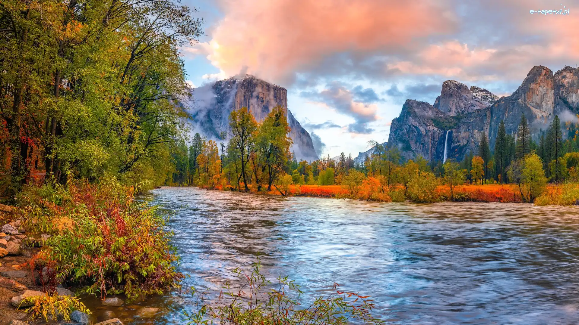 Rzeka, Wodospad, Park Narodowy Yosemite, Kalifornia, Stany Zjednoczone, Jesień, Drzewa, Góry Sierra Nevada, Merced River