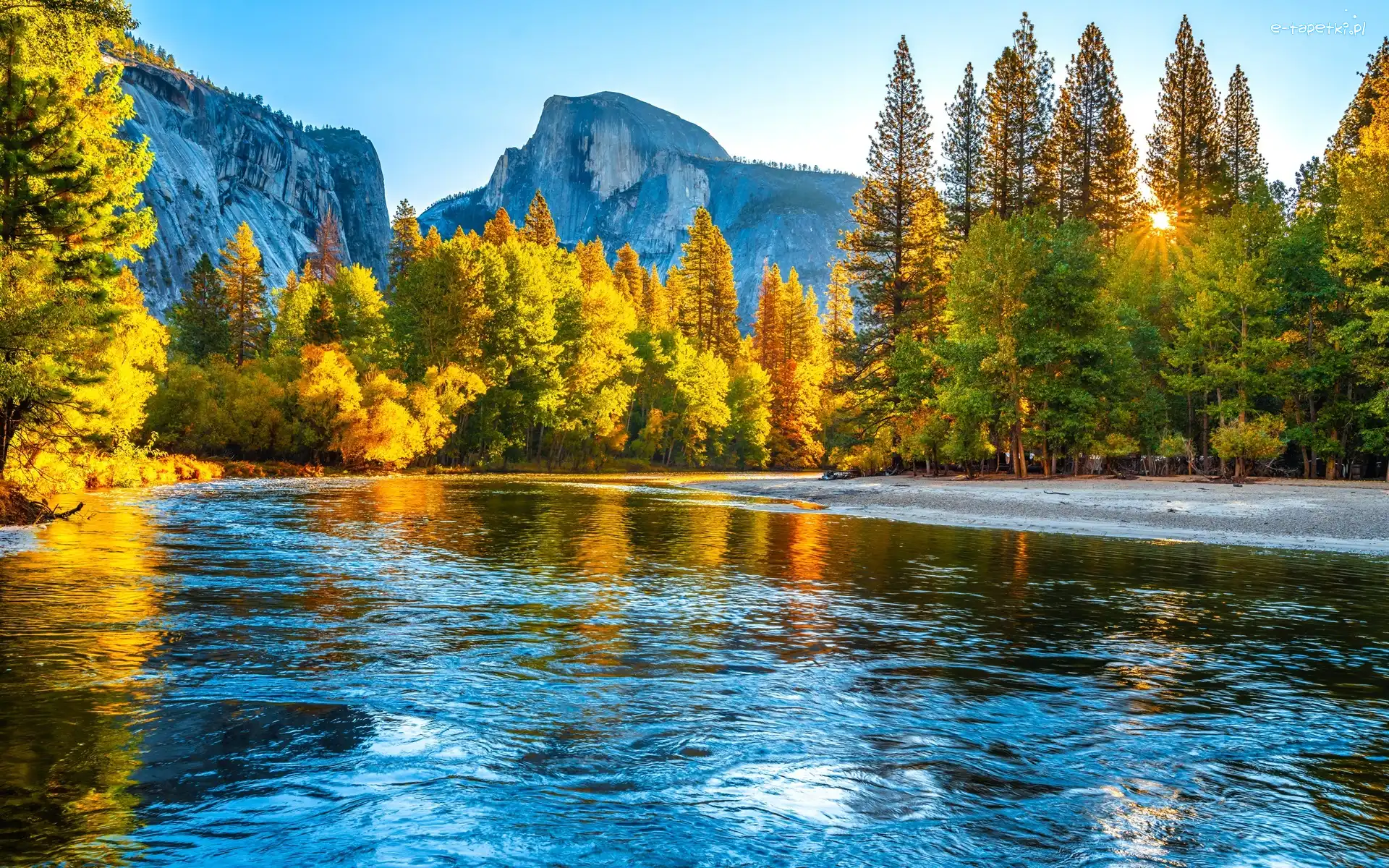 Promienie słońca, Góry, Stany Zjednoczone, Jesień, Merced River, Drzewa, Las, Park Narodowy Yosemite, Rzeka, Kalifornia