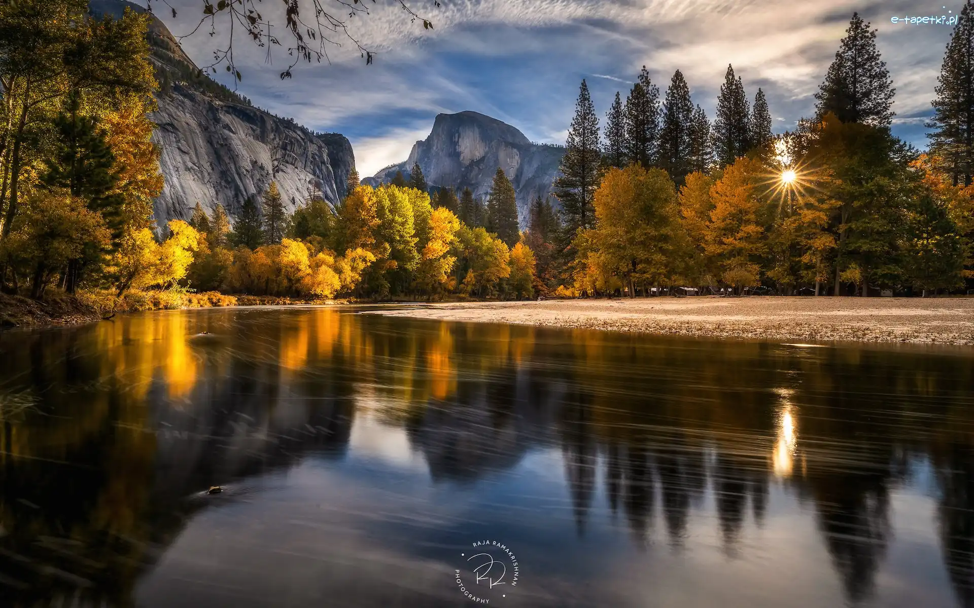 Merced River, Rzeka, Góry, Park Narodowy Yosemite, Wschód słońca, Drzewa, Jesień, Half Dome, Odbicie