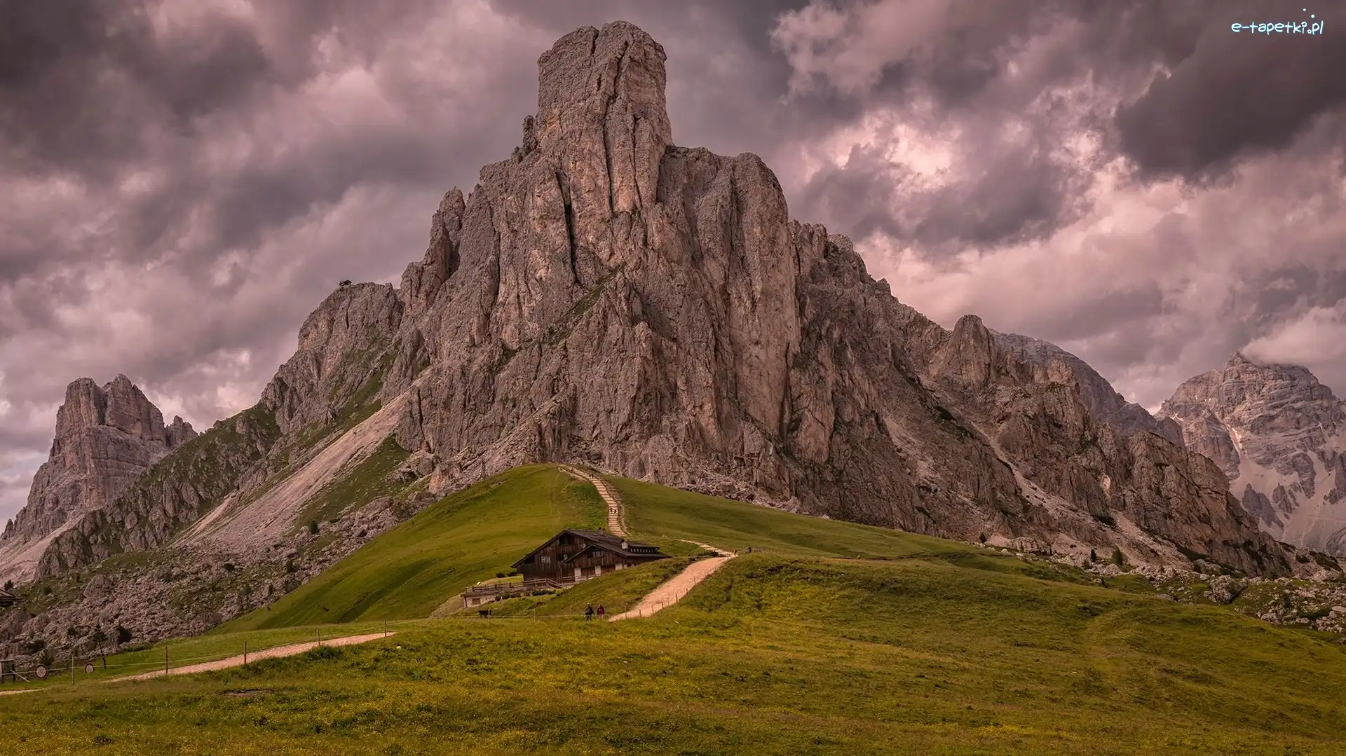 Droga, Prowincja Belluno, Przełęcz, Dolomity, Góry, Włochy, Chmury, Passo di Giau, Domy