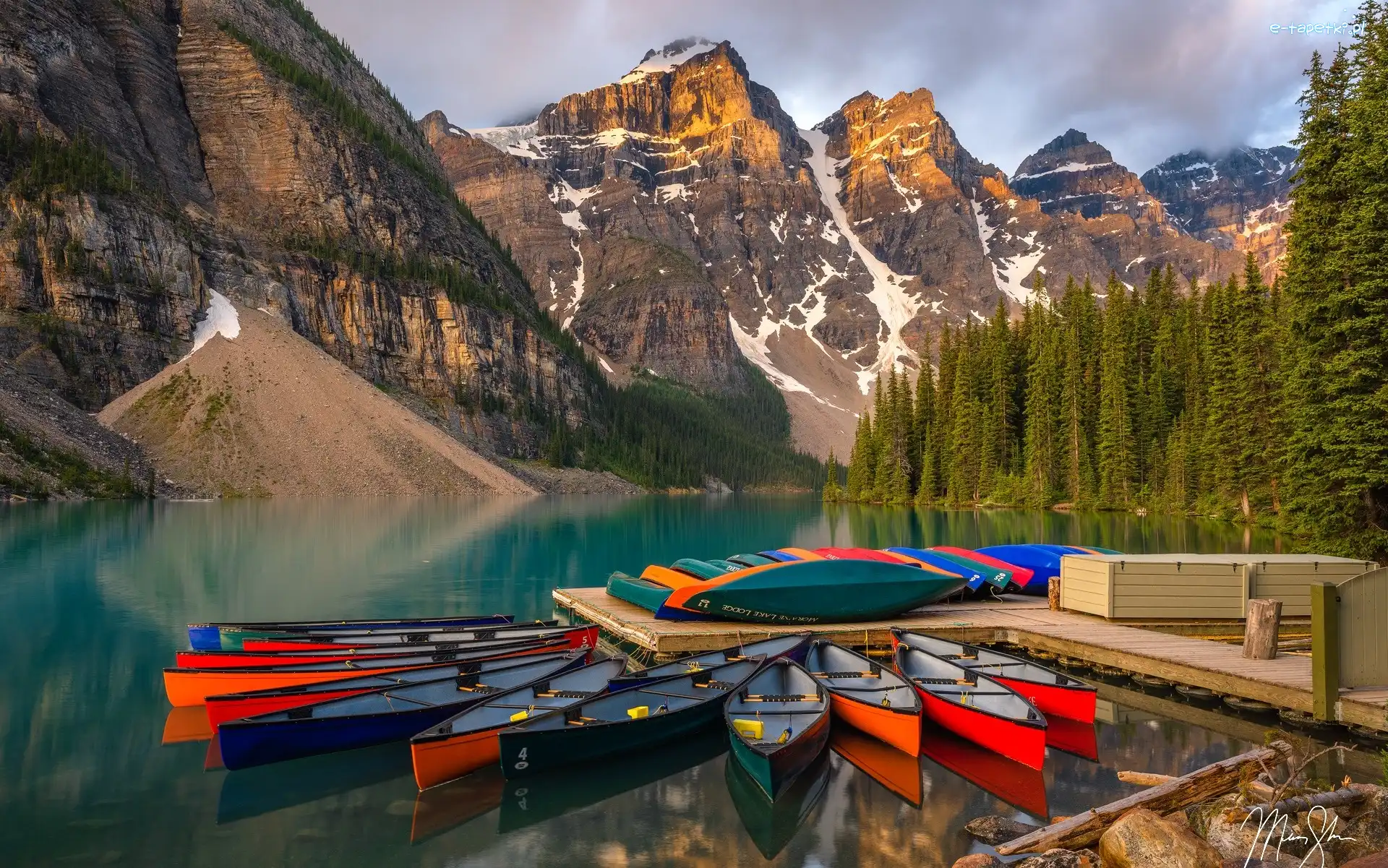 Park Narodowy Banff, Moraine Lake, Kanada, Góry, Pomost, Las, Drzewa, Jezioro, Kajaki, Prowincja Alberta