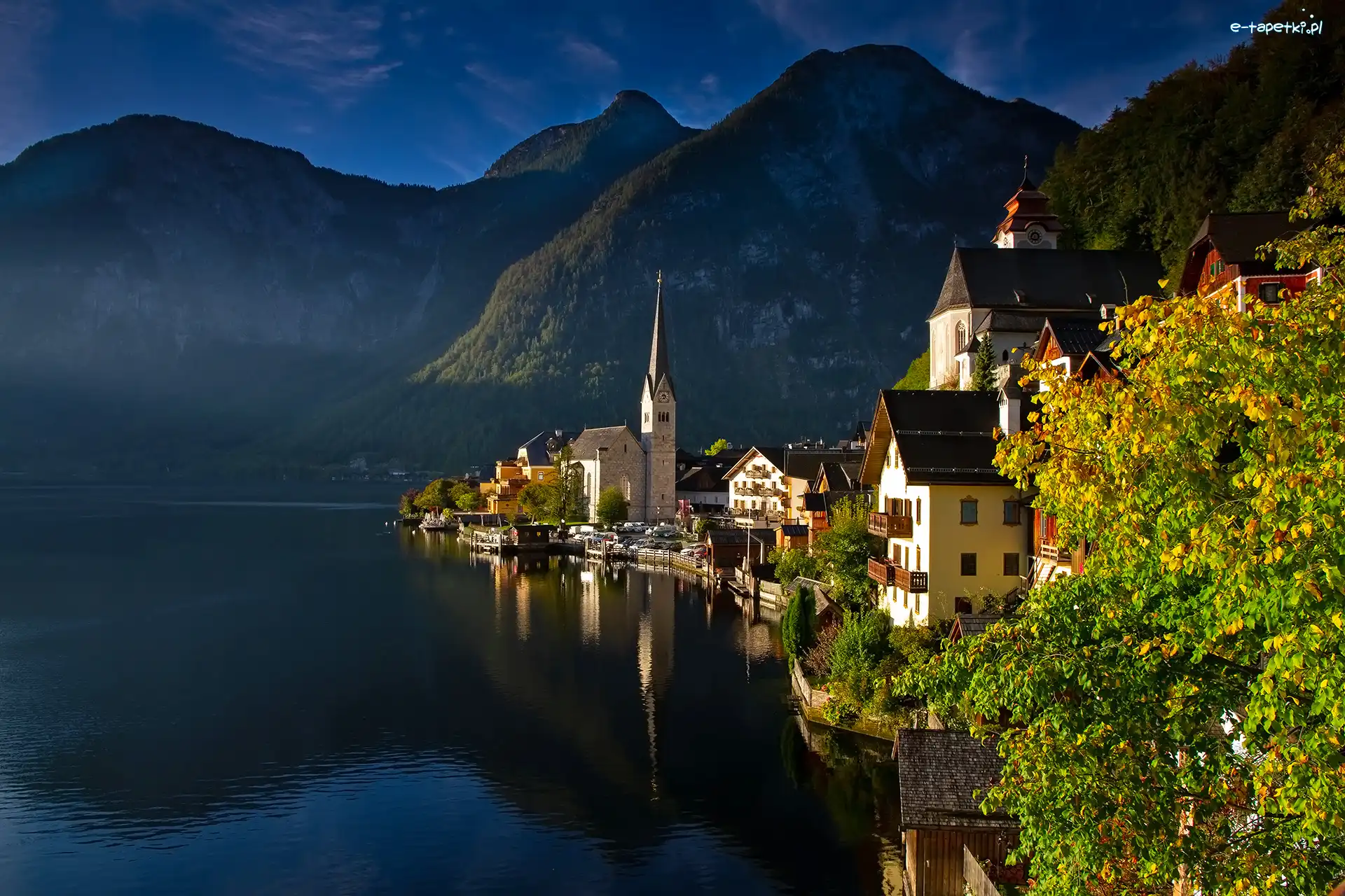 Kościół, Domy, Góry, Hallstatt, Austria, Poranek, Drzewa, Jezioro Hallstattersee, Noc