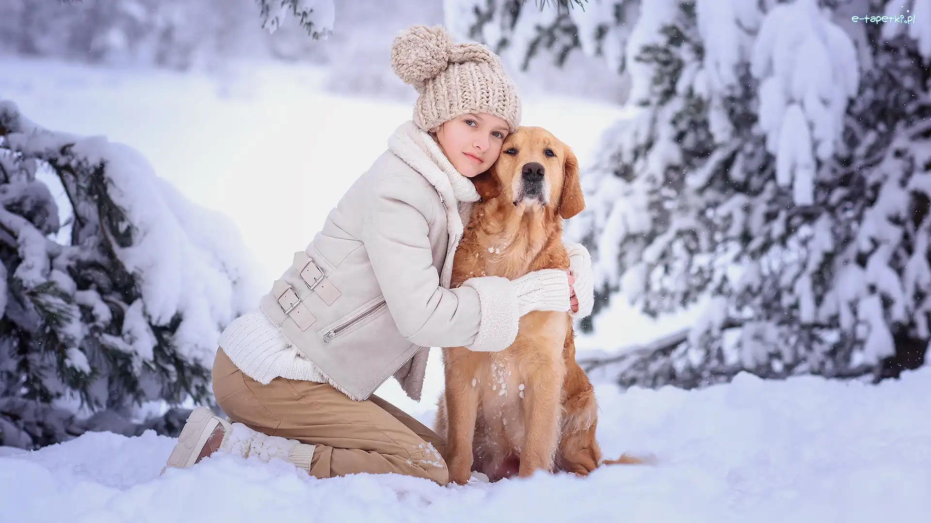 Drzewa, Golden retriever, Śnieg, Pies, Dziewczynka, Ośnieżone, Zima