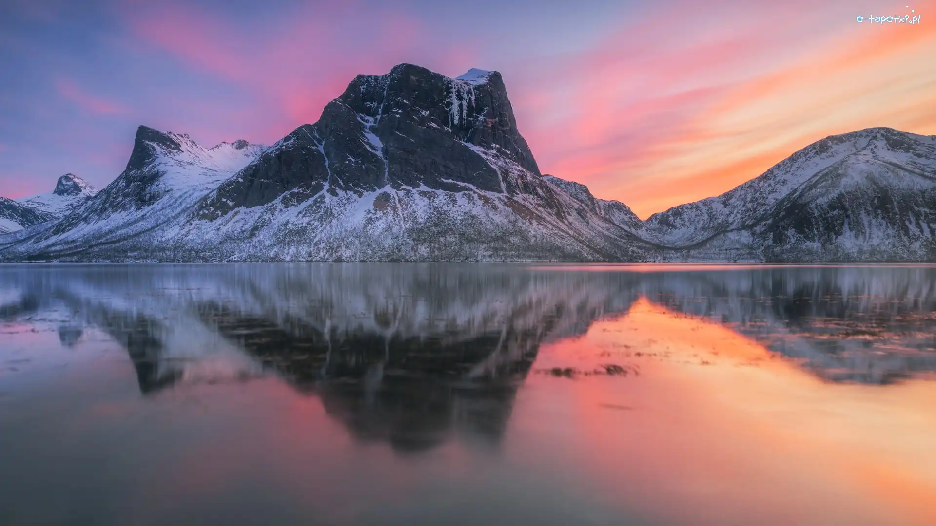 Wyspa Senja, Zima, Zachód słońca, Norwegia, Góry, Morze