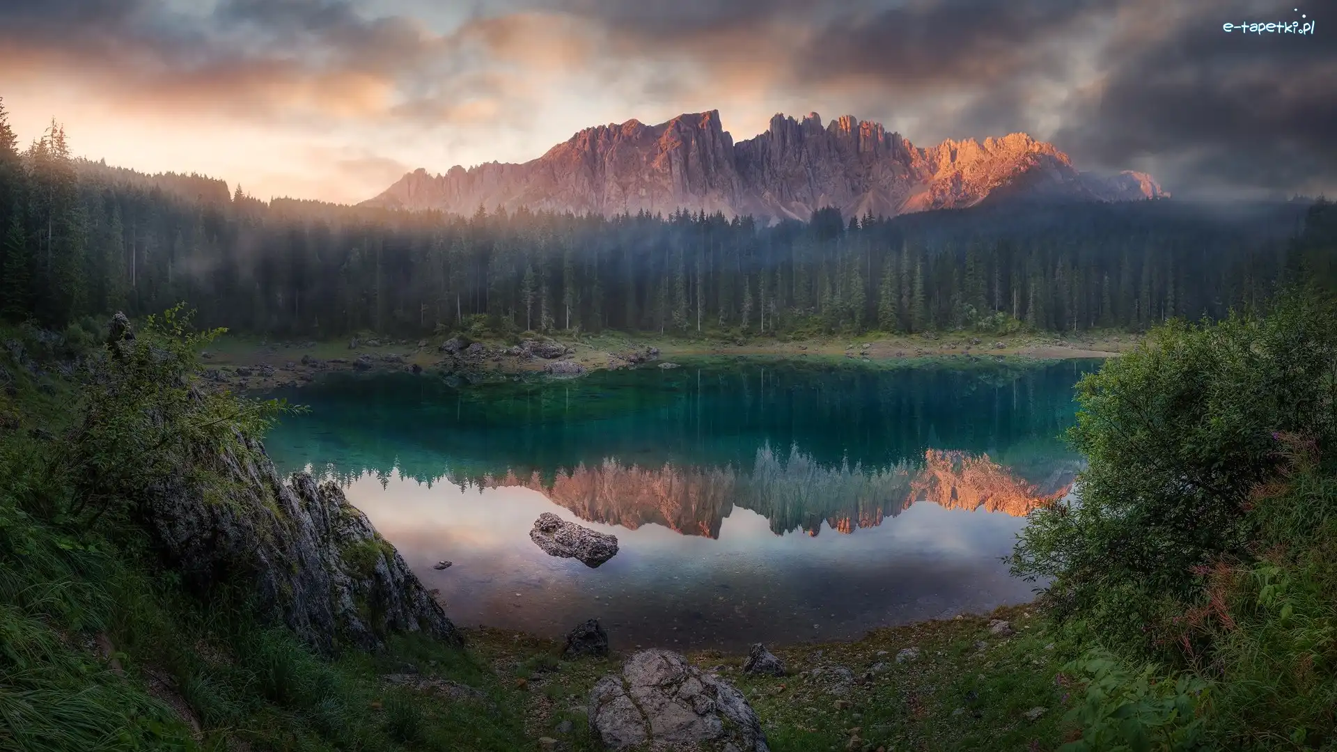 Odbicie, Lago di Carezza, Włochy, Chmury, Dolomity, Las, Drzewa, Jezioro, Góry, Południowy Tyrol