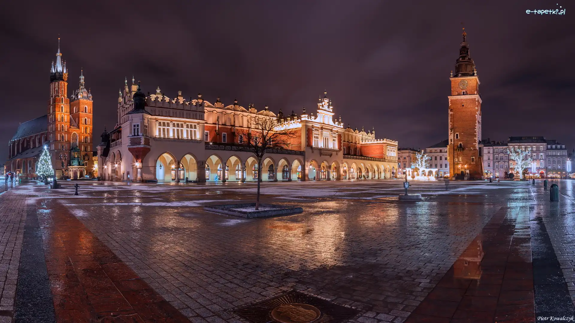 Kościół Mariacki, Sukiennice, Rynek Głowny, Kraków, Polska, Noc, Wieża ratuszowa, Zabytki, Kościół Wniebowzięcia Najświętszej Marii Panny
