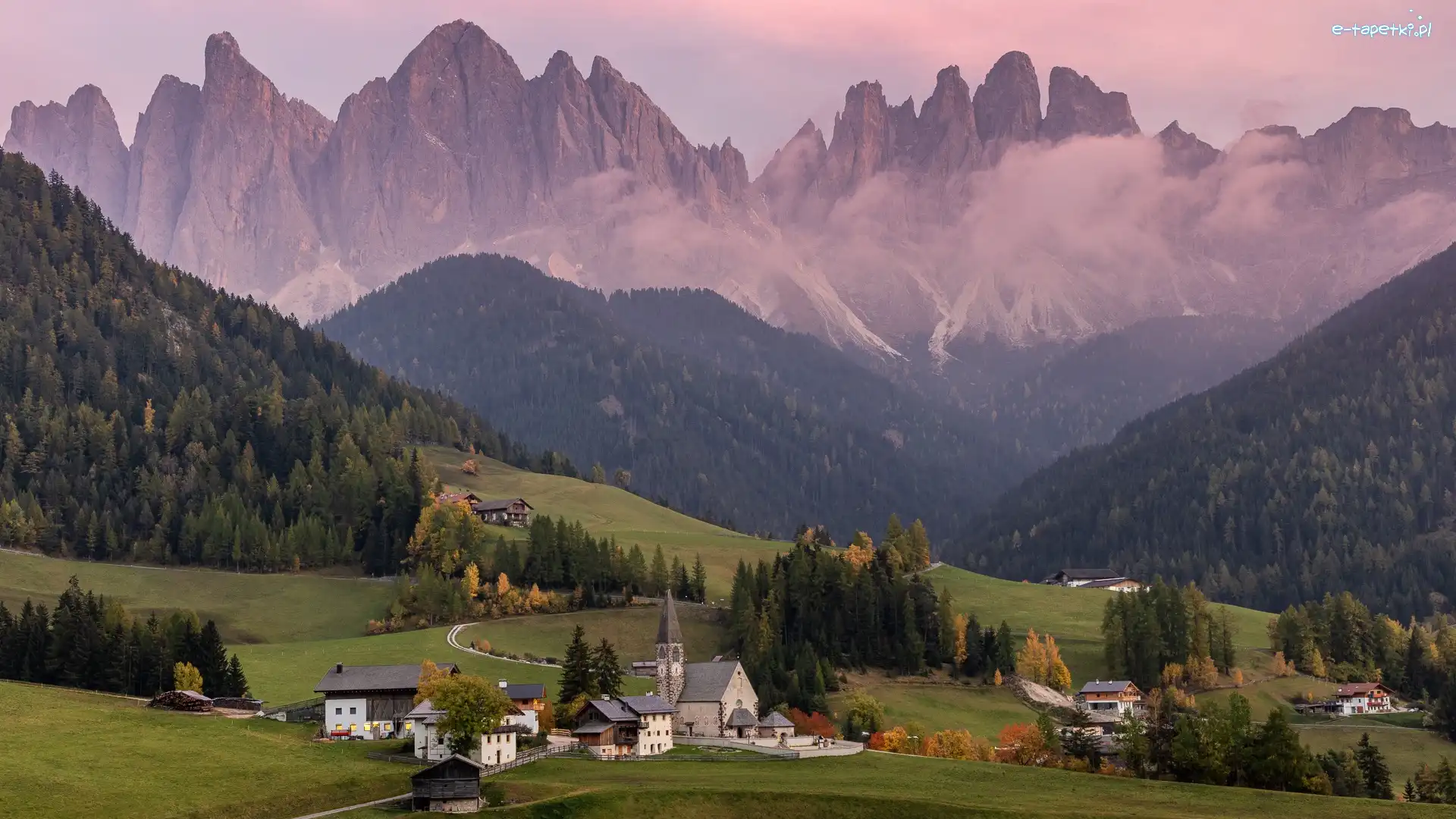 Góry Dolomity, Santa Maddalena, Mgła, Domy, Dolina Val di Funes, Wzgórza, Drzewa, Włochy