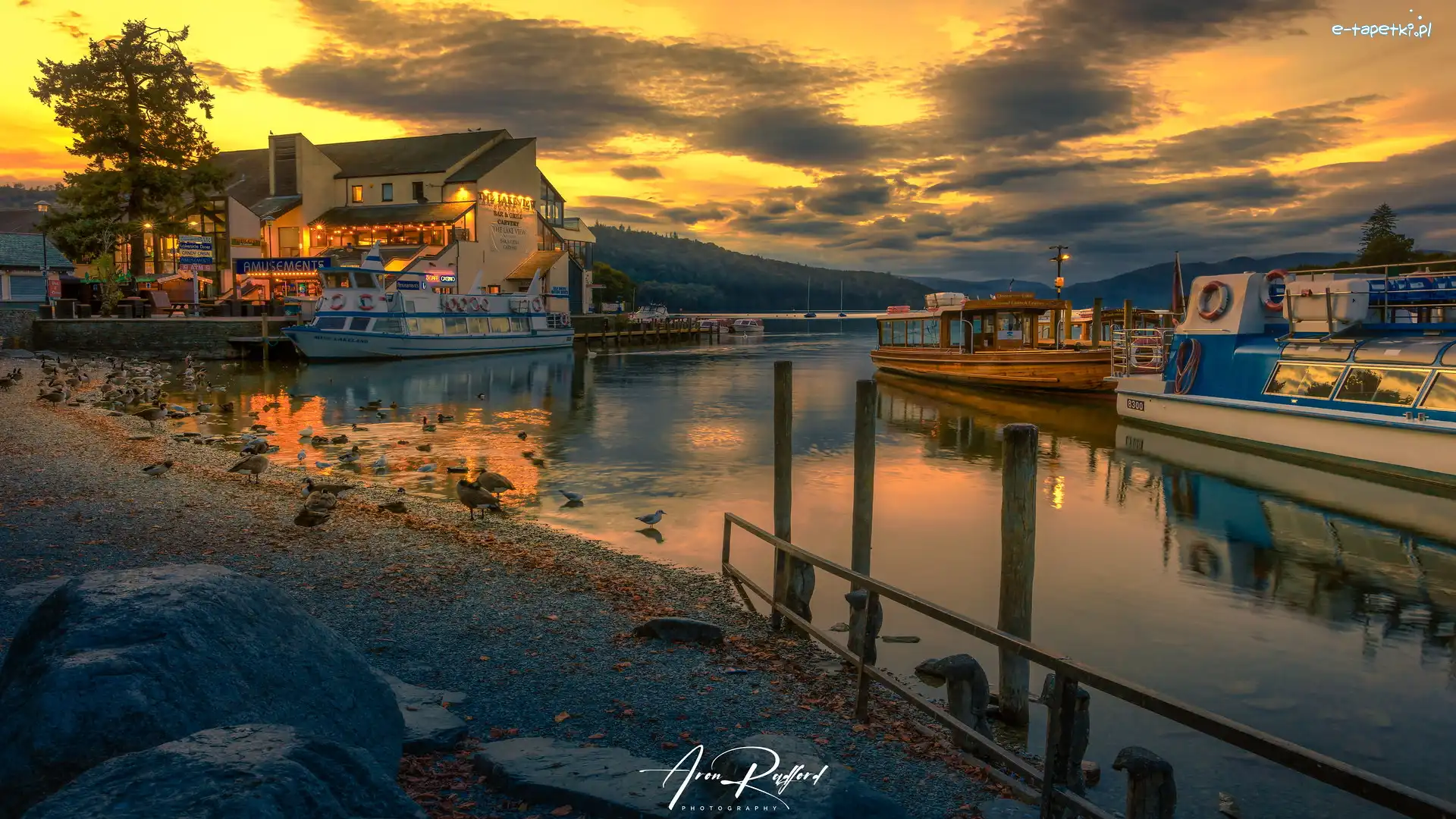 Bowness on Windermere, Łódki, Statki wycieczkowe, Anglia, Dom, Jezioro Windermere