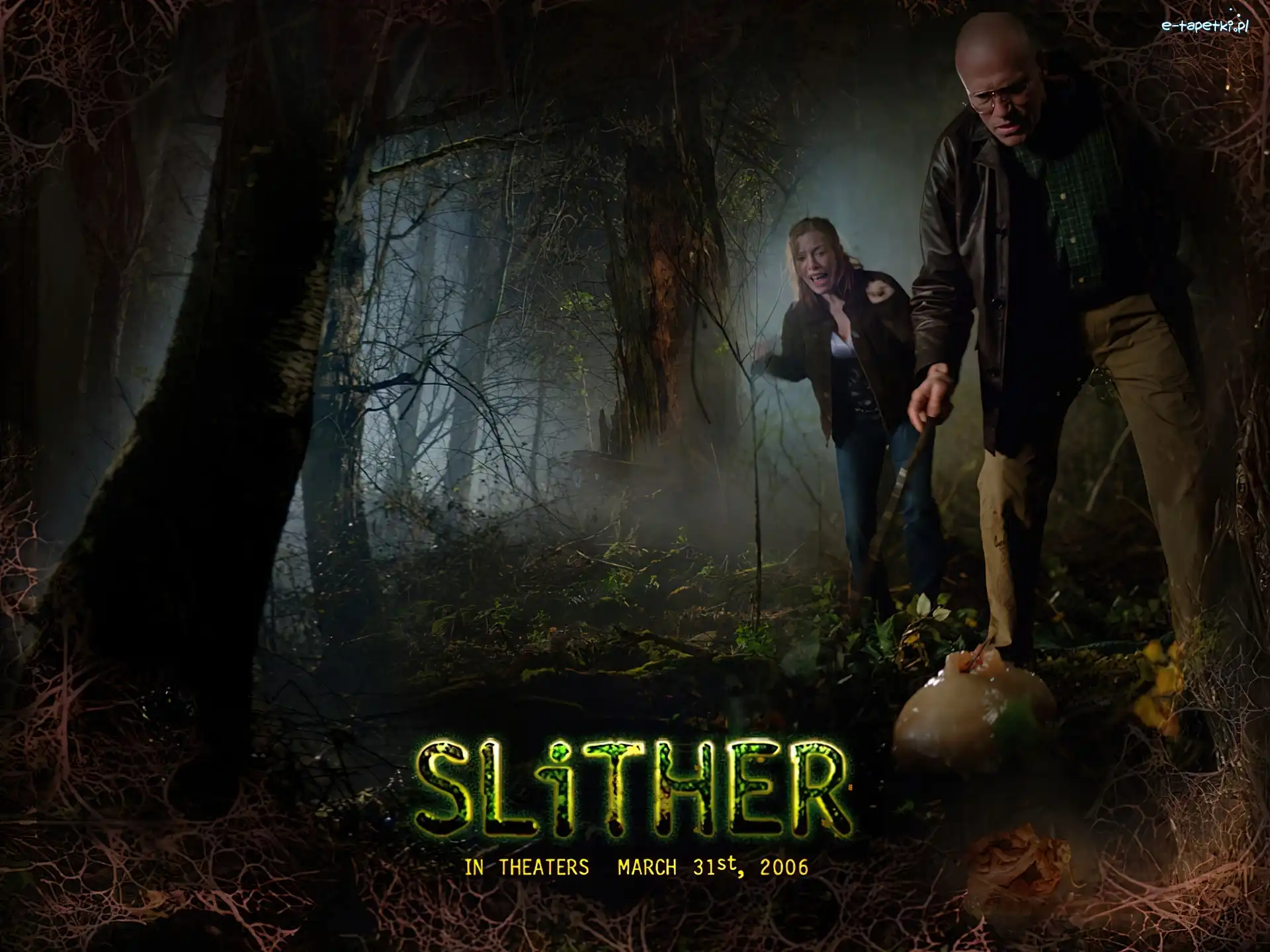 Slither, ludzie, las, ciemno, mgła
