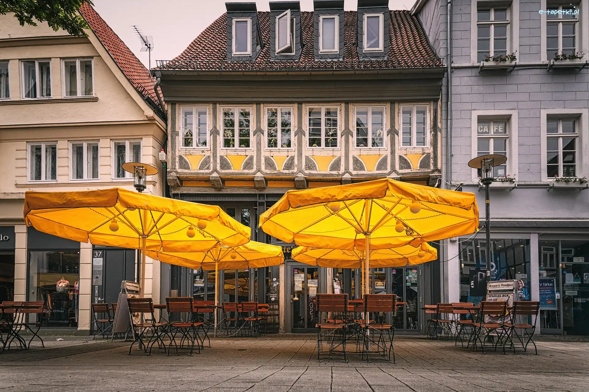 Dom, Parasole, Stoliki, Ulica, Żółte, Restauracja