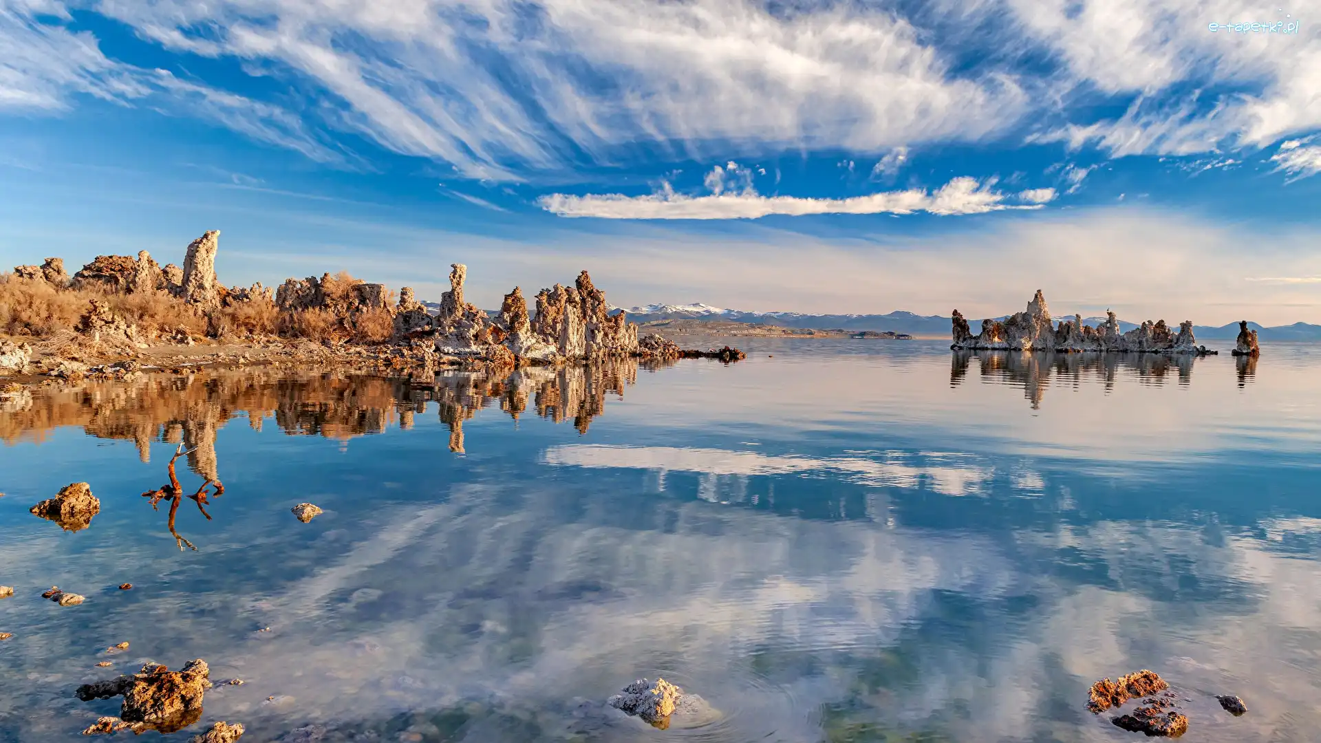 Mono Lake, Stany Zjednoczone, Odbicie, Chmury, Jezioro, Skały, Niebo, Kalifornia