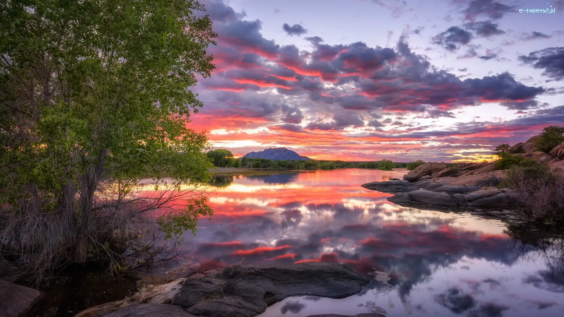 Drzewa, Skały, Zachód słońca, Willow Lake, Jezioro, Stany Zjednoczone, Arizona, Chmury, Prescott
