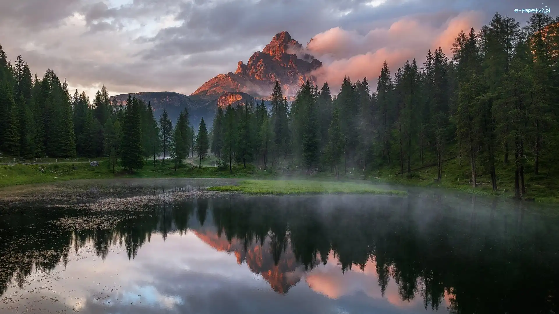 Odbicie, Antorno Lake, Włochy, Chmury, Dolomity, Masyw Tre Cime di Lavaredo, Drzewa, Jezioro, Góry, Prowincja Belluno