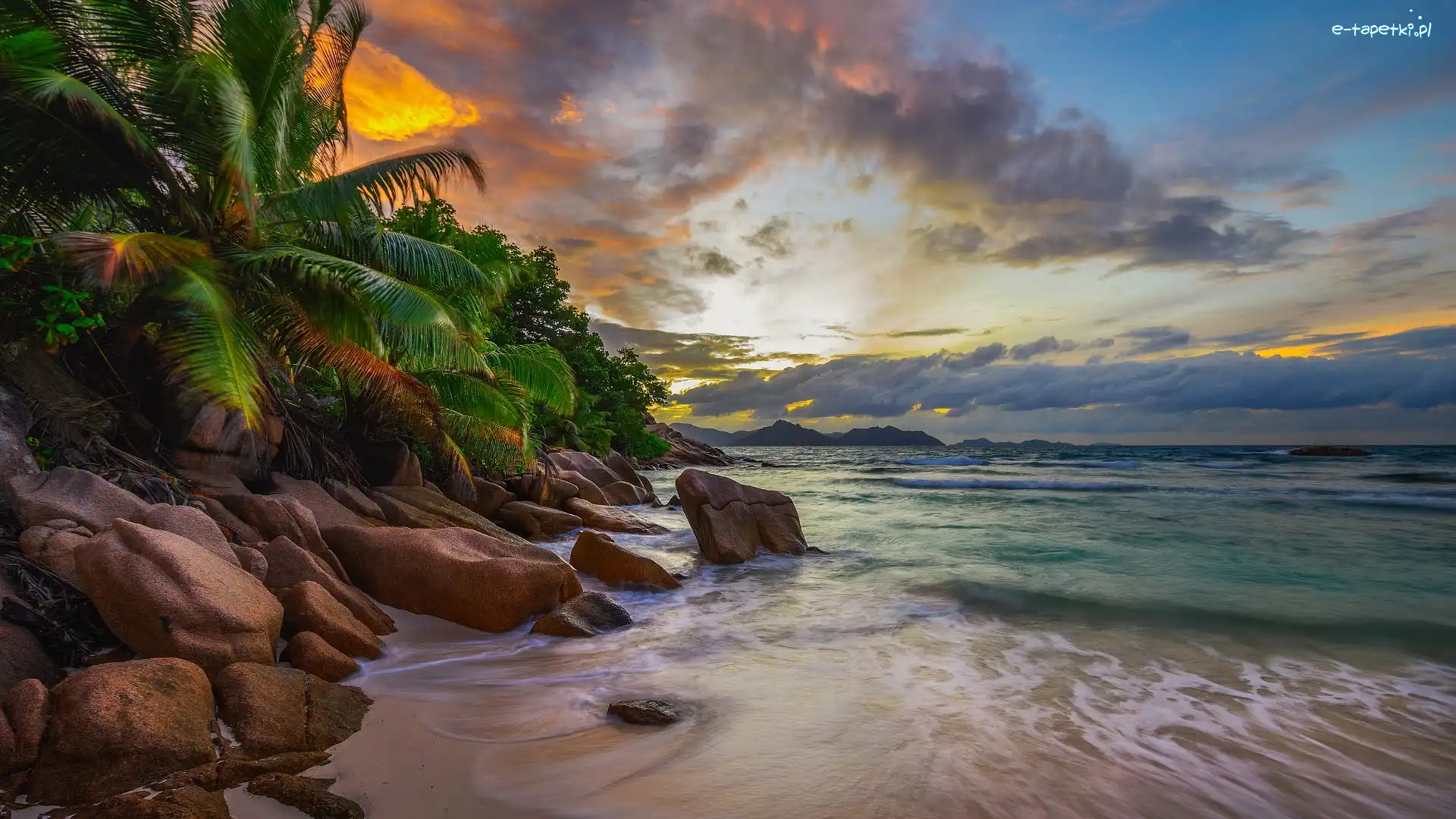 Roślinność, Morze, Chmury, Kamienie, Anse Severe Beach, Wyspa La Digue, Palmy, Seszele, Plaża, Zachód słońca