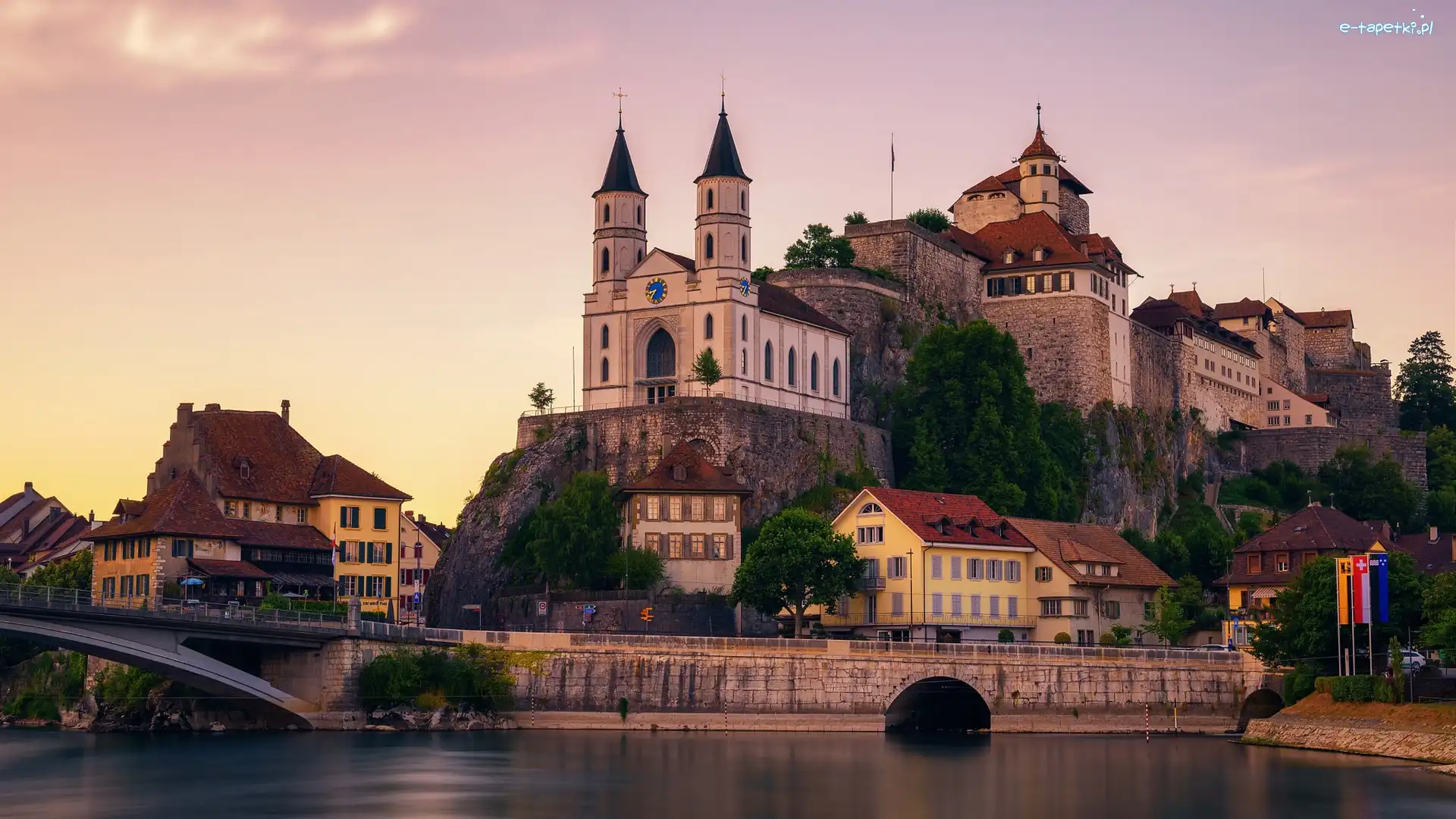 Szwajcaria, Domy, Rzeka Aare, Most, Zamek Aarburg, Kanton Argowia, Aarburg
