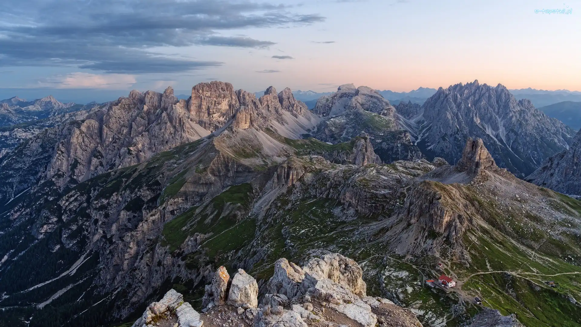 Góry, Skały, Dolomity, Włochy, Domy