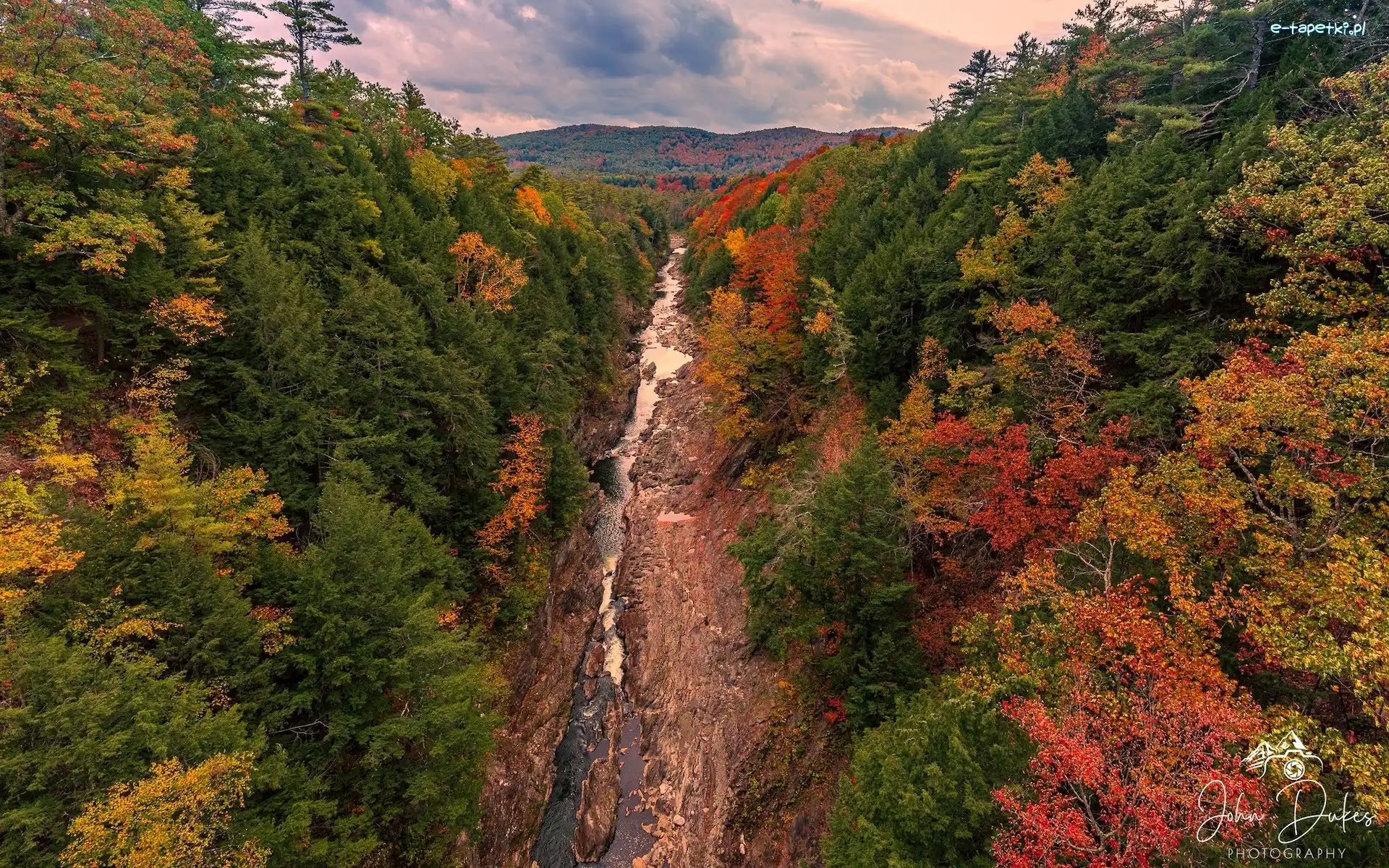 Rzeka, Vermont, Drzewa, Jesień, Hartford, Ottauquechee River, Wąwóz, Stany Zjednoczone