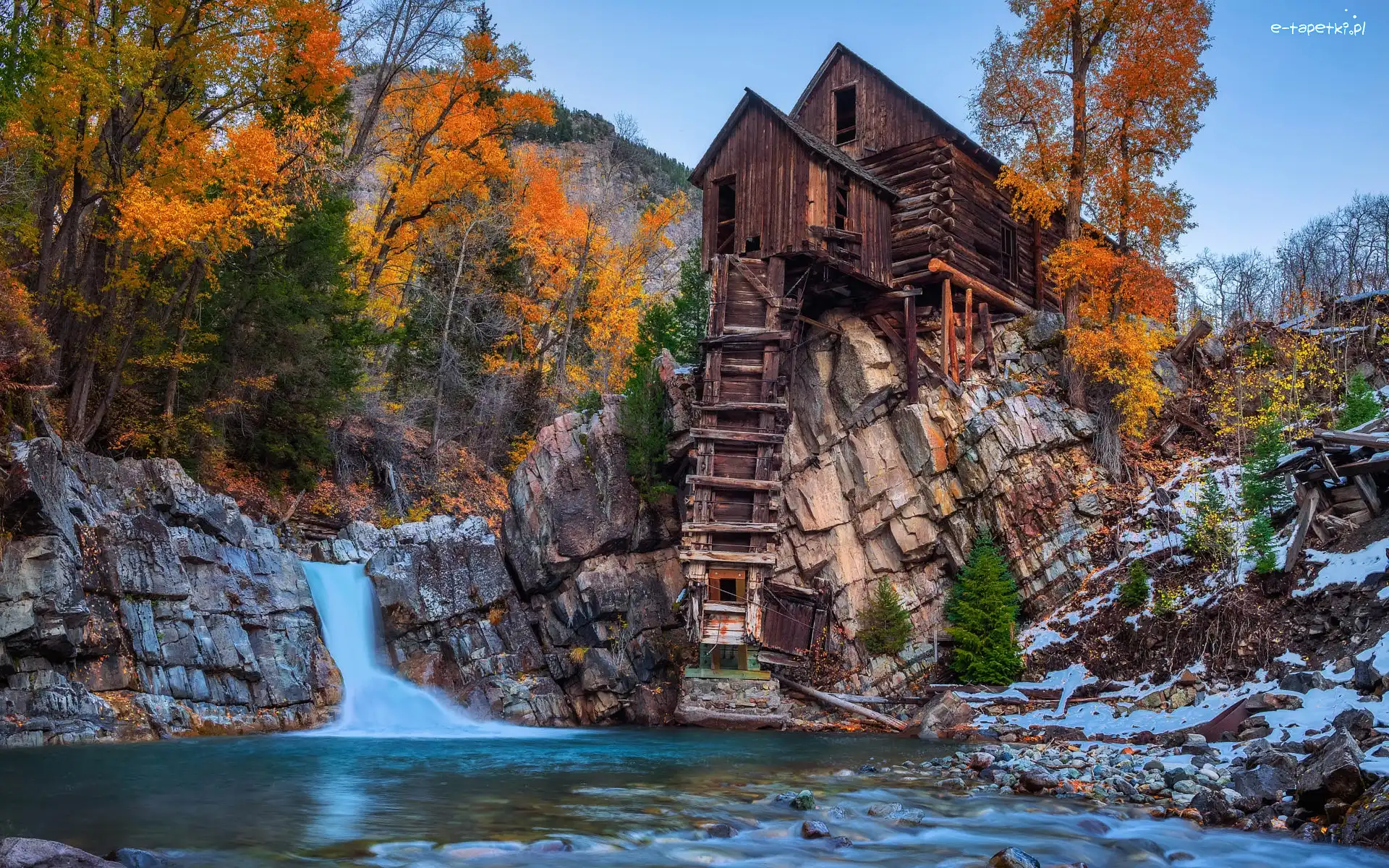 Skały, Crystal Mill, Stany Zjednoczone, Kolorado, Rzeka Crystal River, Drzewa, Jesień, Młyn