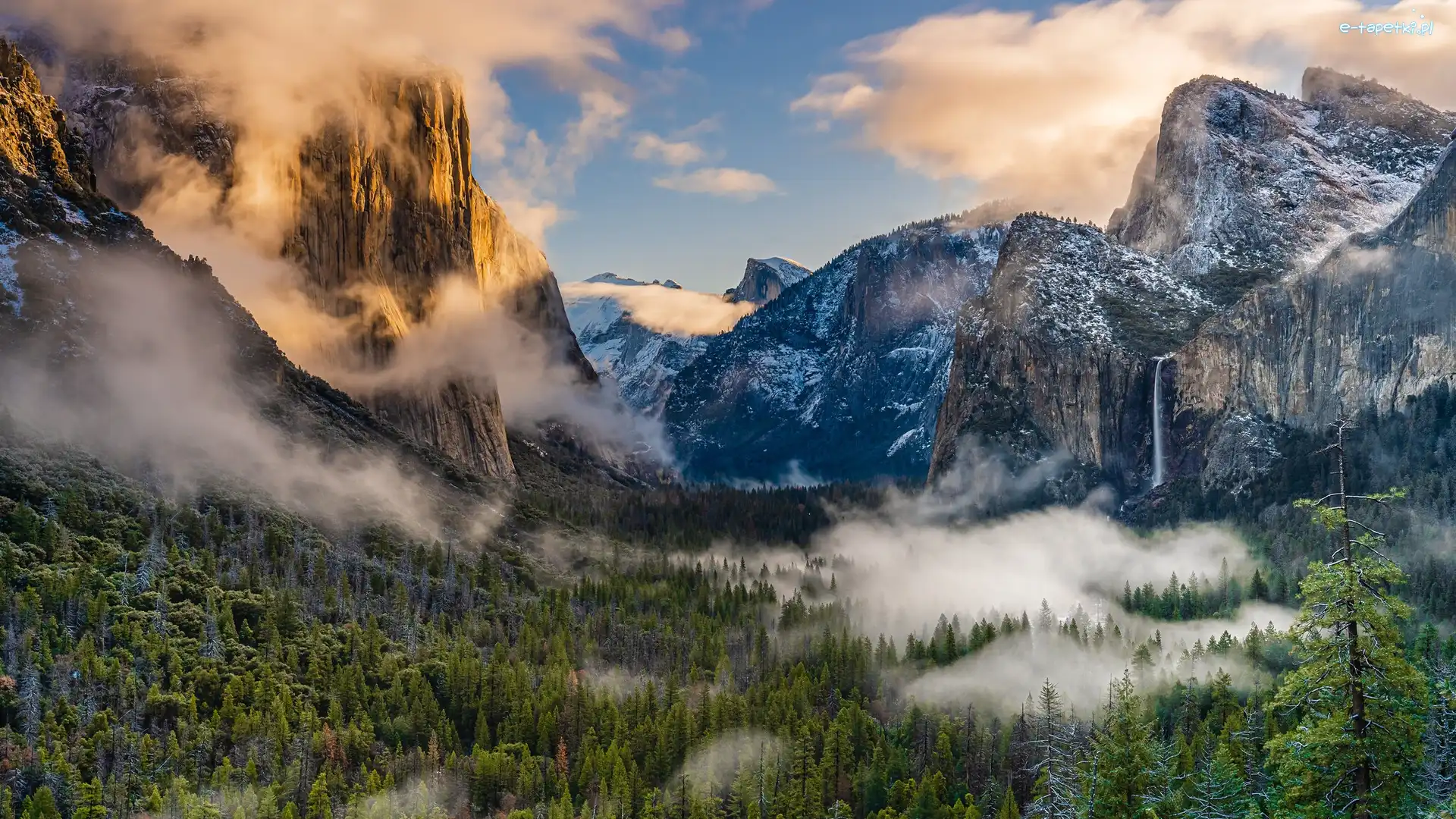 Yosemite Valley, Mgła, Stany Zjednoczone, Kalifornia, Wodospad, Drzewa, Park Narodowy Yosemite, Góry