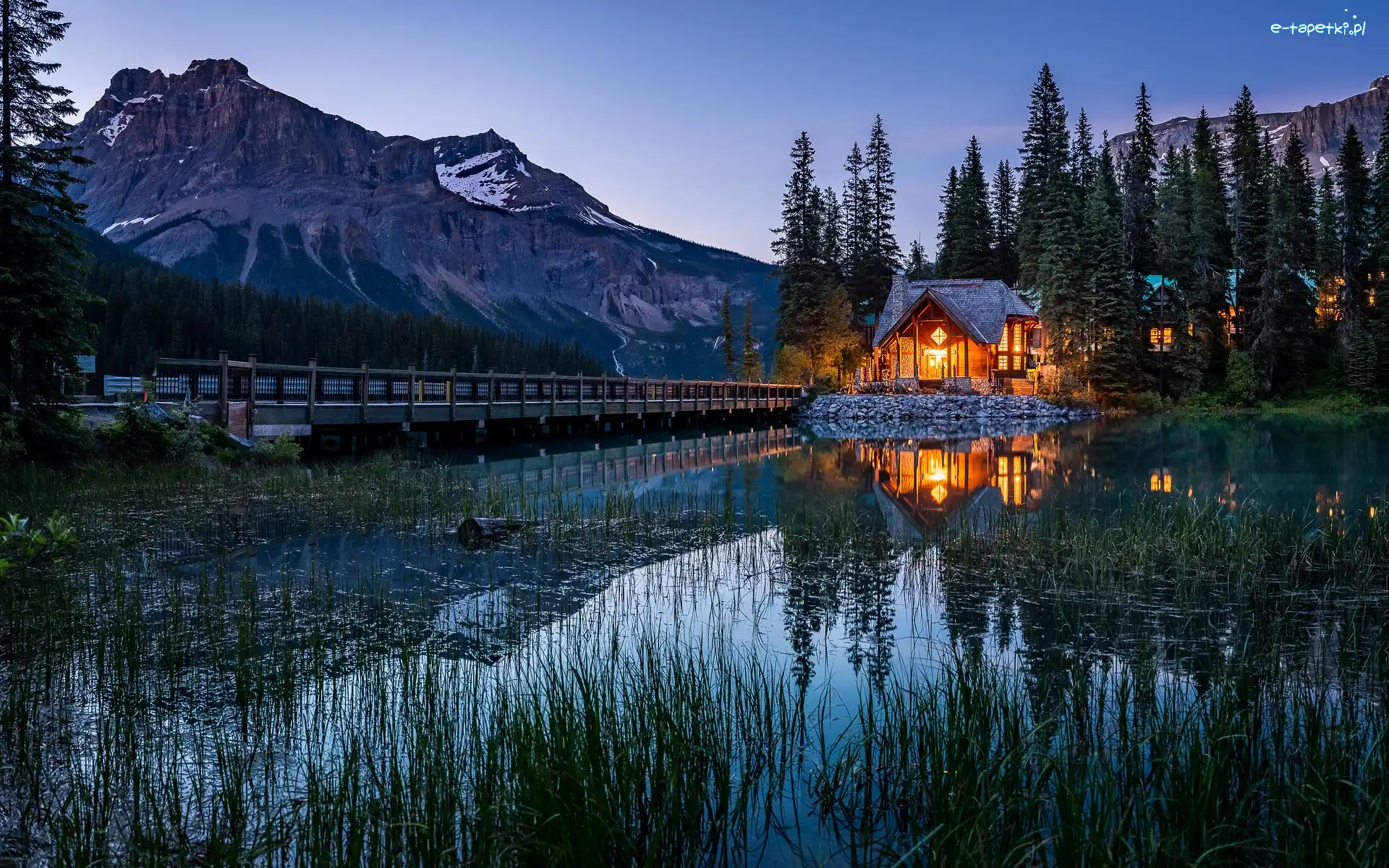 Góry, Park Narodowy Yoho, Odbicie, Emerald Lake, Kanada, Dom, Most, Drzewa, Odbicie, Jezioro, Szuwary