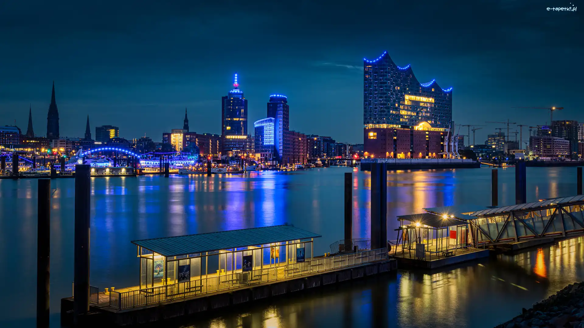 Oświetlenie, Hamburg, Rzeka, Wieżowce, Noc, Budynki, Domy, Niemcy