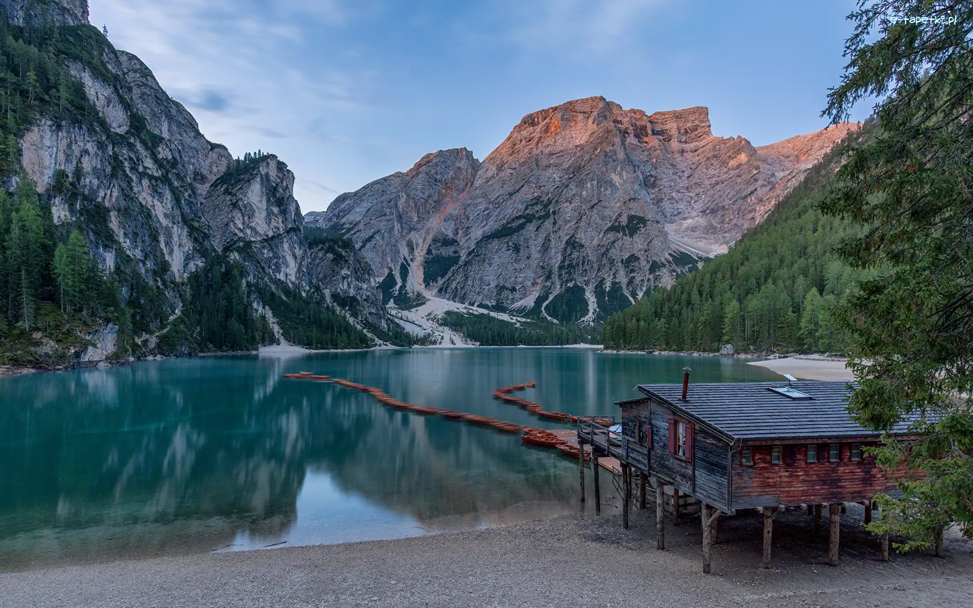 Włochy, Łódki, Dom, Lago di Braies, Jezioro, Dolomity, Góry