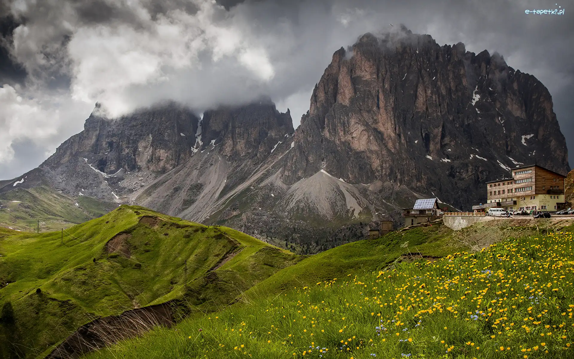 Łąka, Dolomity, Alpy, Góry, Włochy, Dom, Chmury