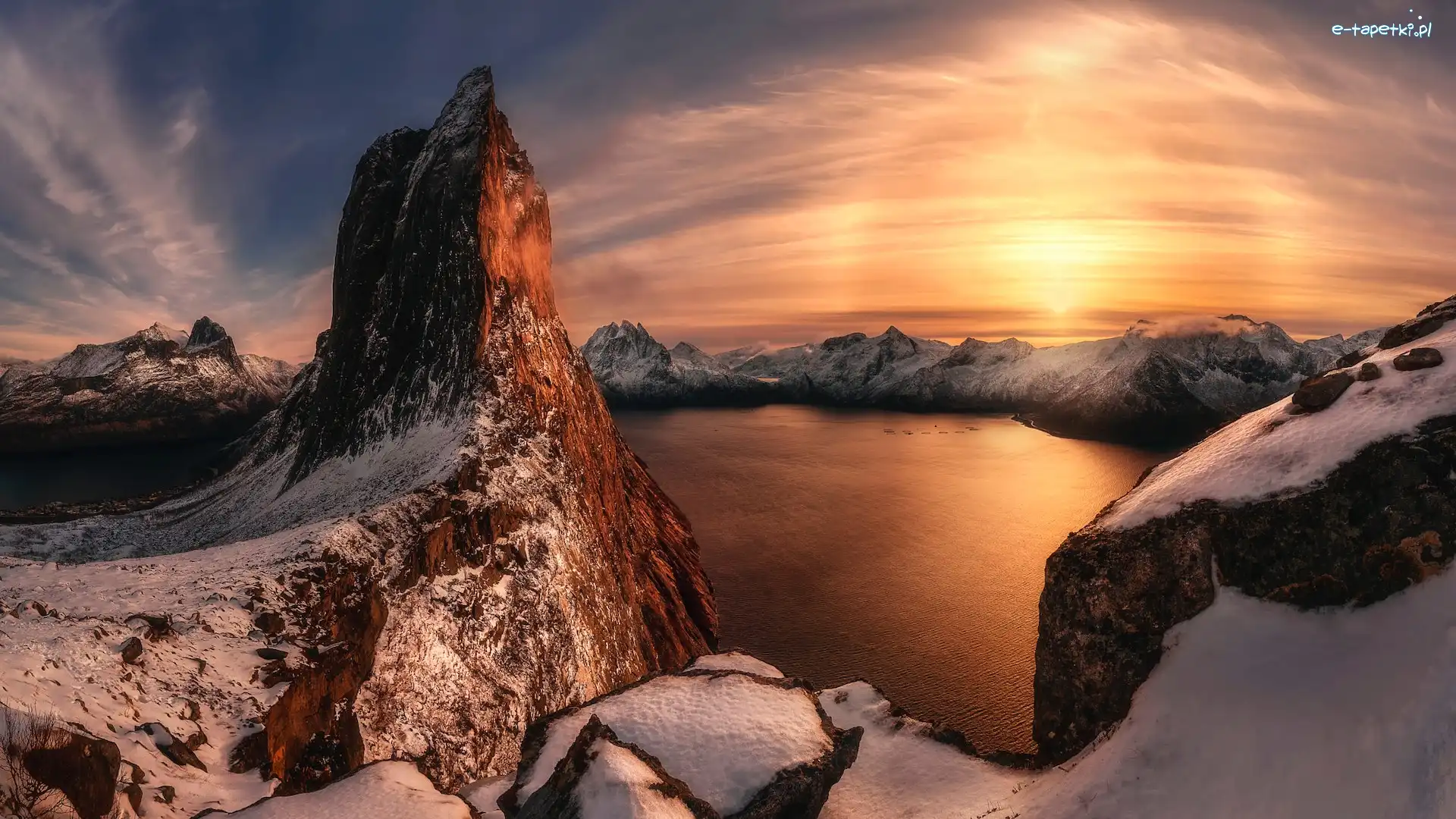 Segla, Góra, Wyspa, Morze, Norwegia, Słoneczne światło, Śnieg, Senja, Skały