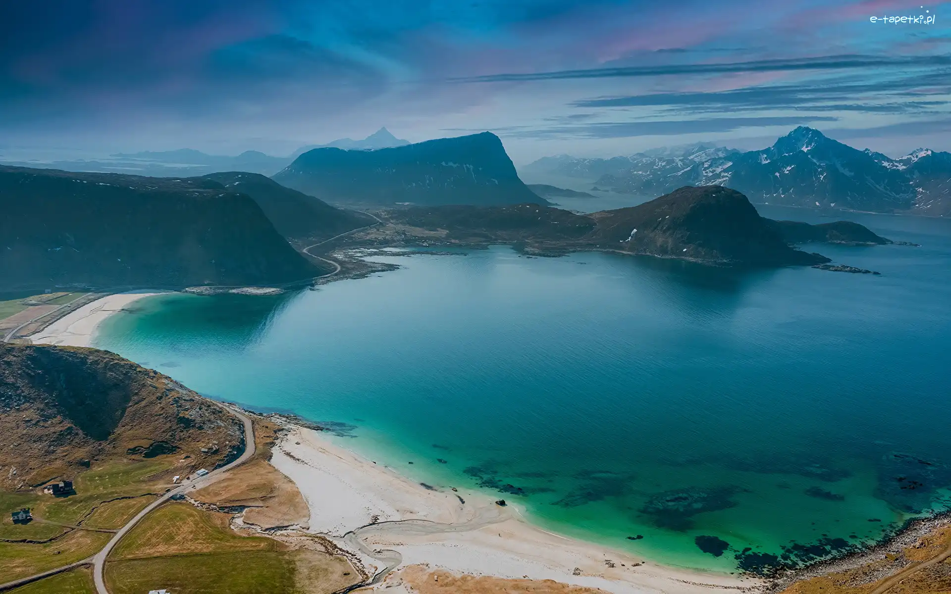 Plaża Haukland, Morze, Lofoty, Góry, Wybrzeże, Norwegia