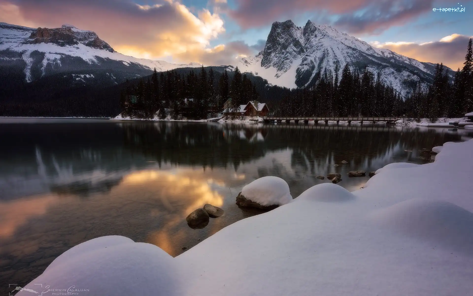 Most, Dom, Emerald Lake, Jezioro, Park Narodowy Yoho, Kanada, Drzewa, Zima, Góry