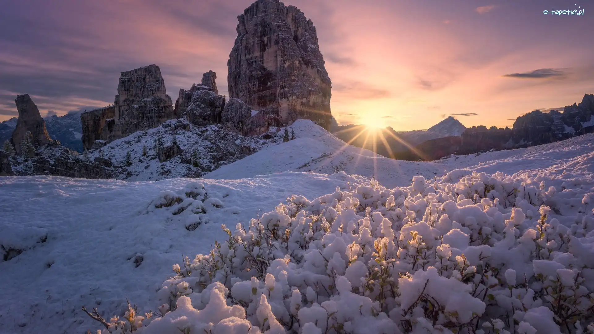 Skały, Góry, Włochy, Promienie słońca, Dolomity, Cinque Torri, Roślinność, Zima