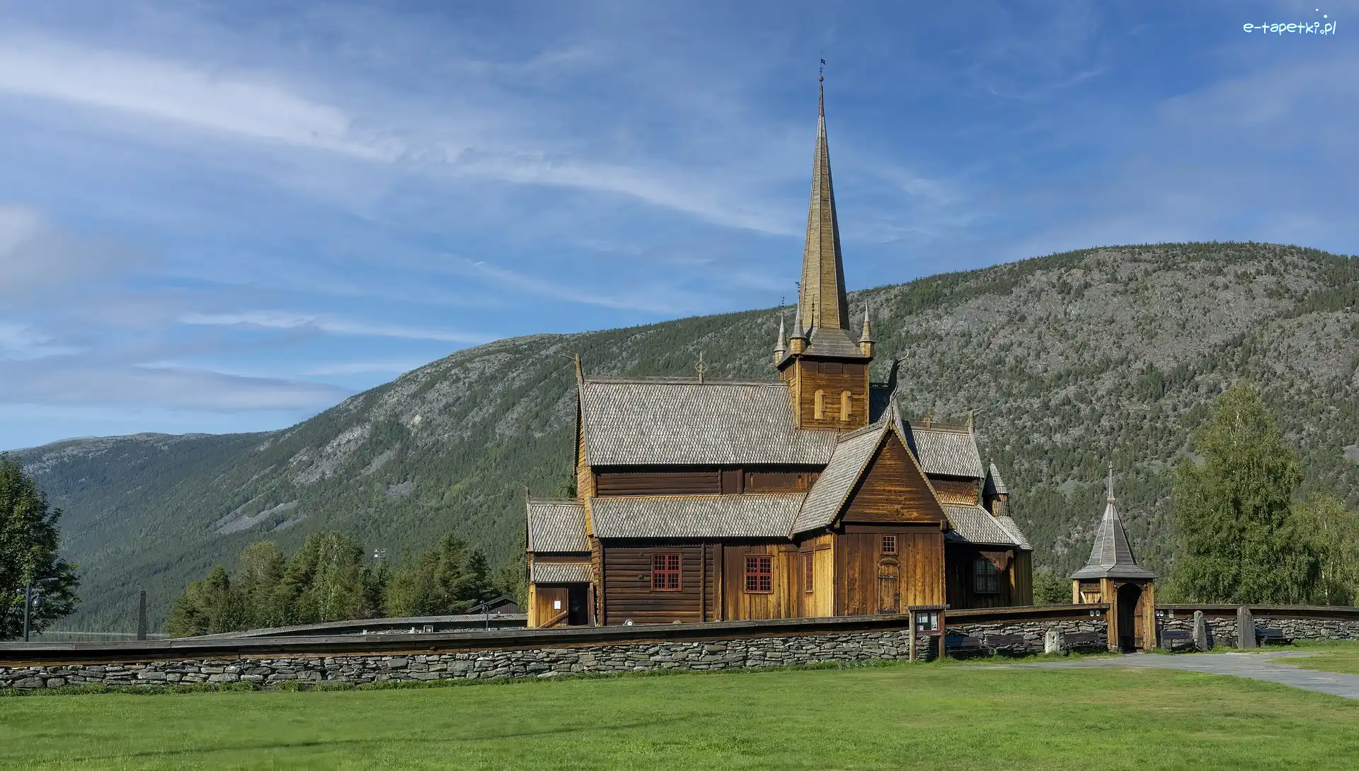 Norwegia, Lom stavkirke, Kościół