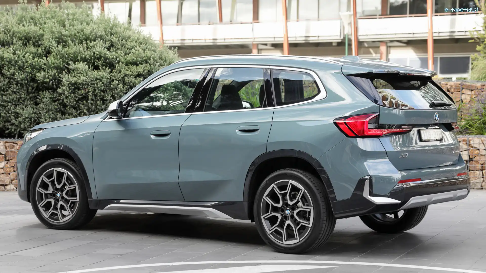 2022, BMW X1
