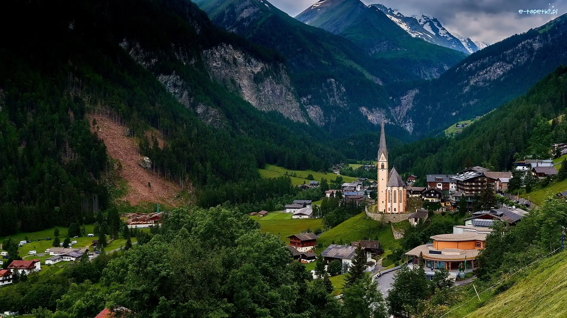 Heiligenblut, Domy, Kościół św Wincentego z Saragossy, Austria, Dolina, Góry