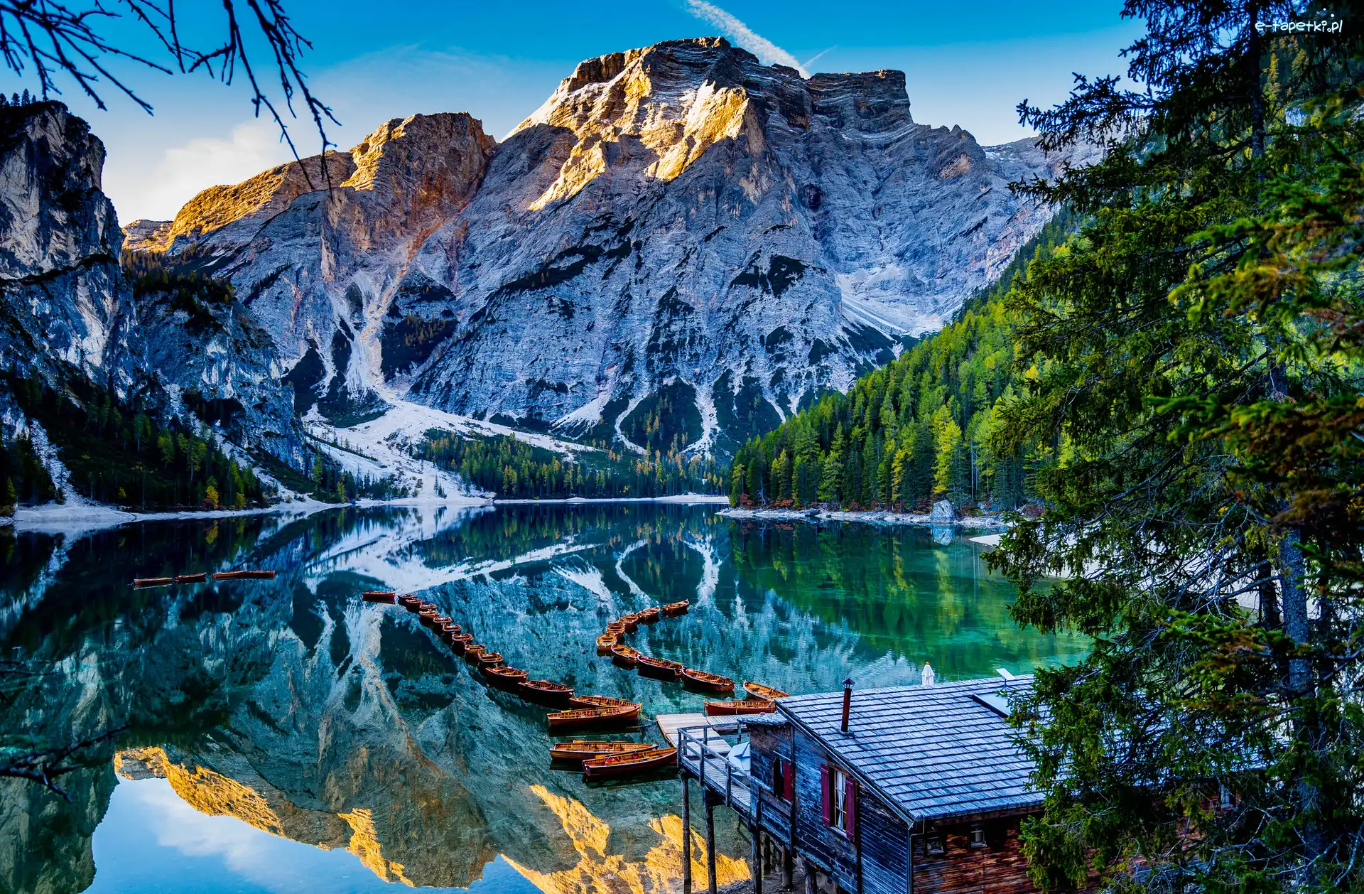 Dom, Południowy Tyrol, Drzewa, Drewniany, Pragser Wildsee, Góry, Dolomity, Włochy, Jezioro, Łódki