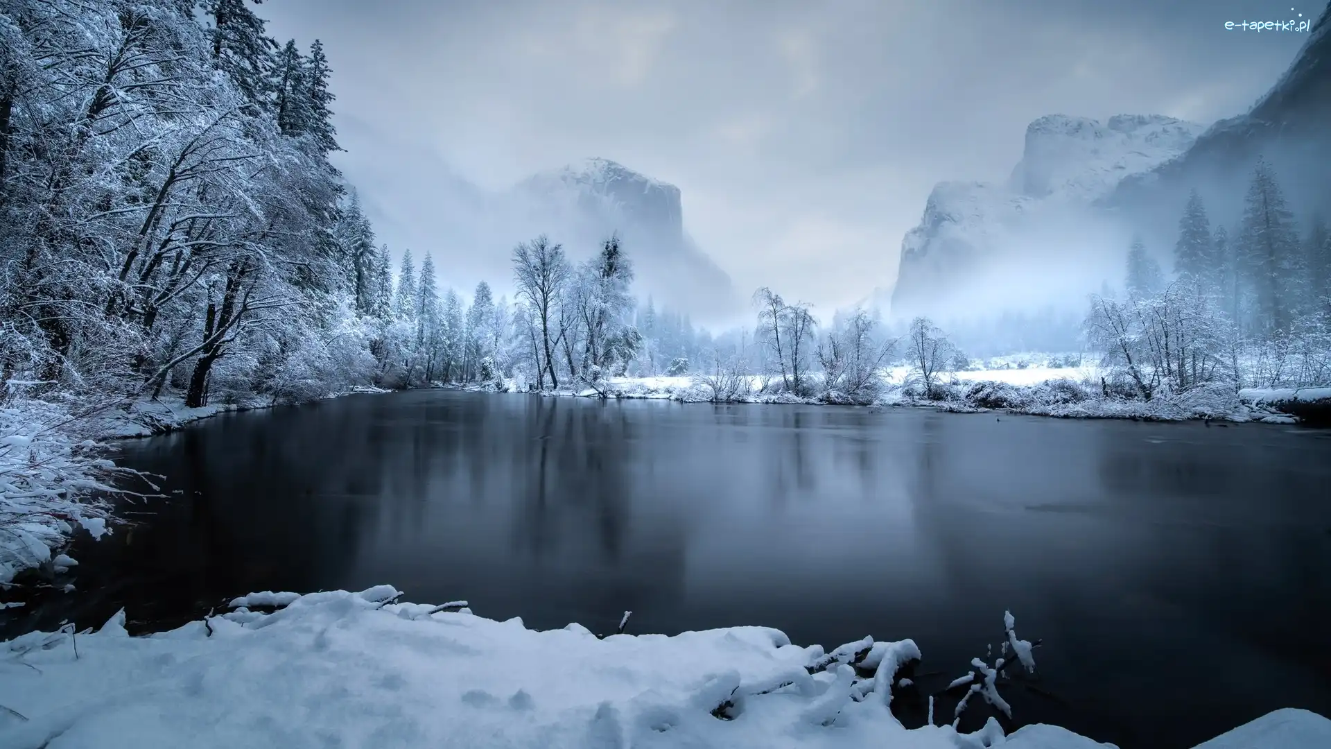 Mgła, Drzewa, Rzeka, Góry, Zima, Stany Zjednoczone, Kalifornia, Merced River, Park Narodowy Yosemite