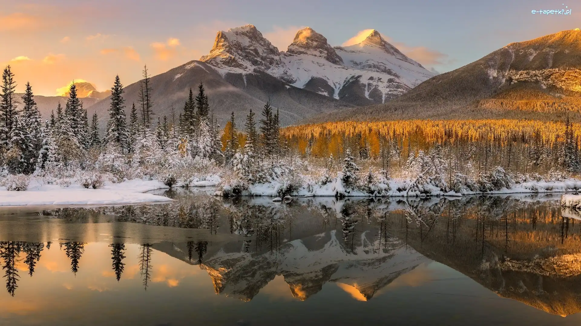 Three Sisters, Góry, Kanada, Góra, Odbicie, Canmore, Canadian Rockies, Policeman Creek, Alberta, Rzeka, Las, Krzewy, Drzewa