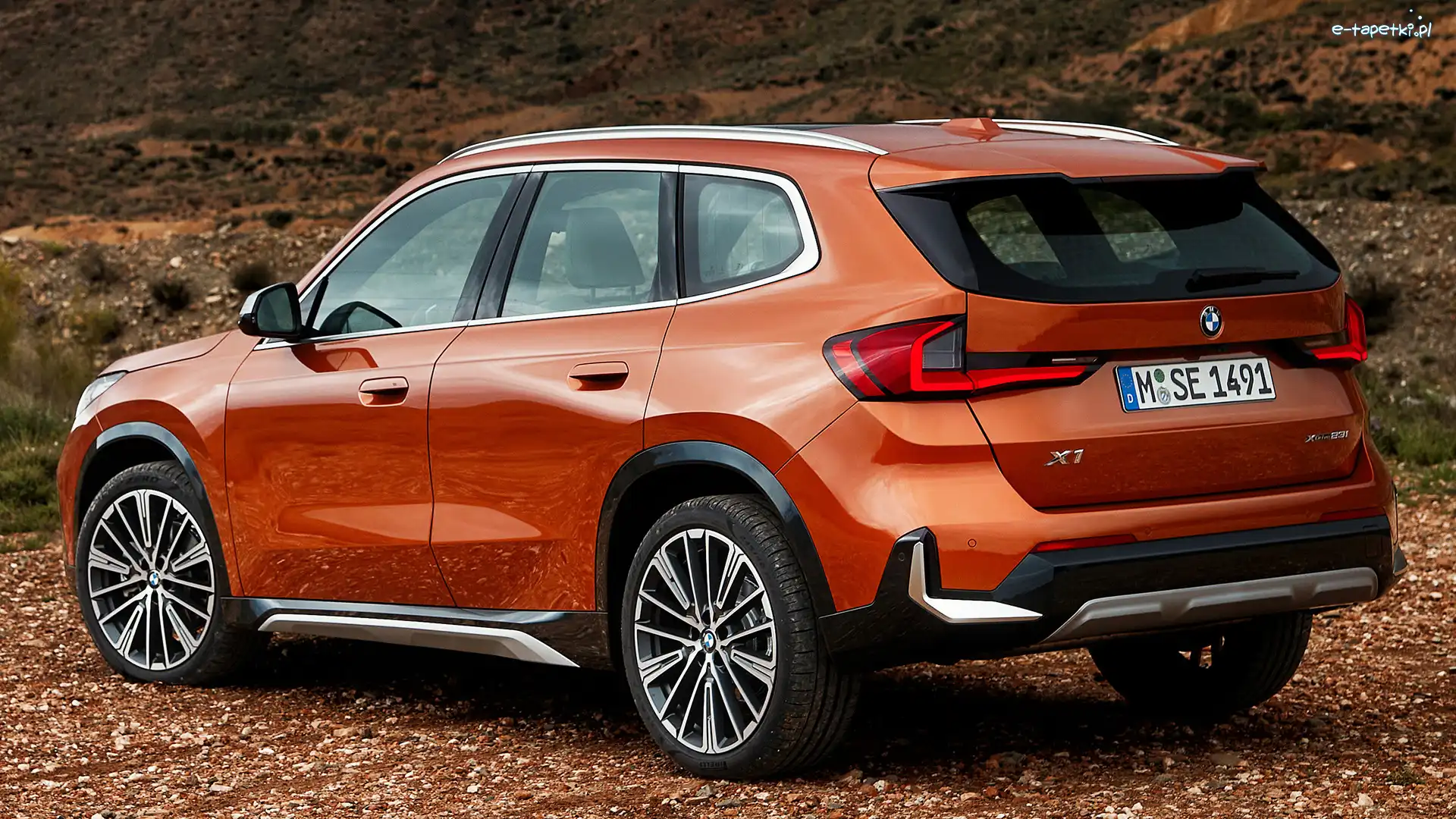 Bok, 2022, Tył, BMW X1