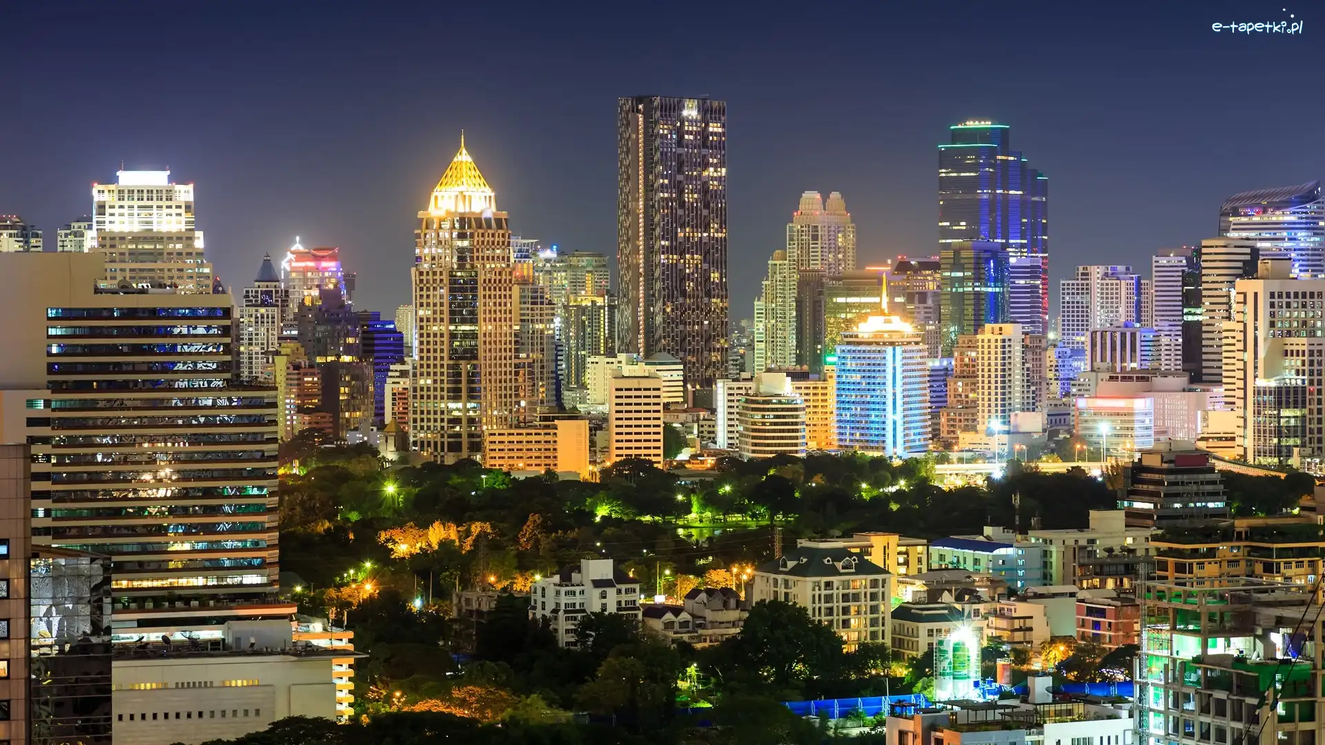 Noc, Domy, Wieżowce, Bangkok, Tajlandia, Drzewa, Światła