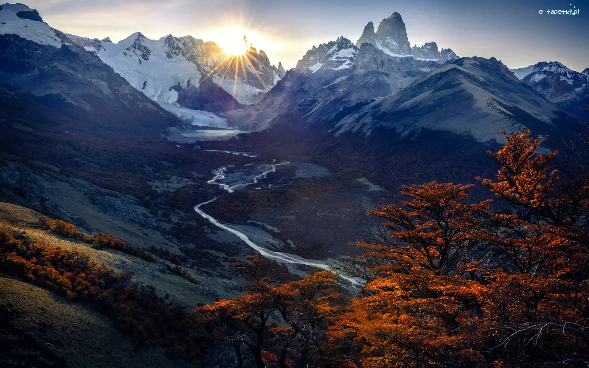 Andy, Patagonia, Drzewa, Jesień, Góry, Rzeka, Promienie słońca, Argentyna