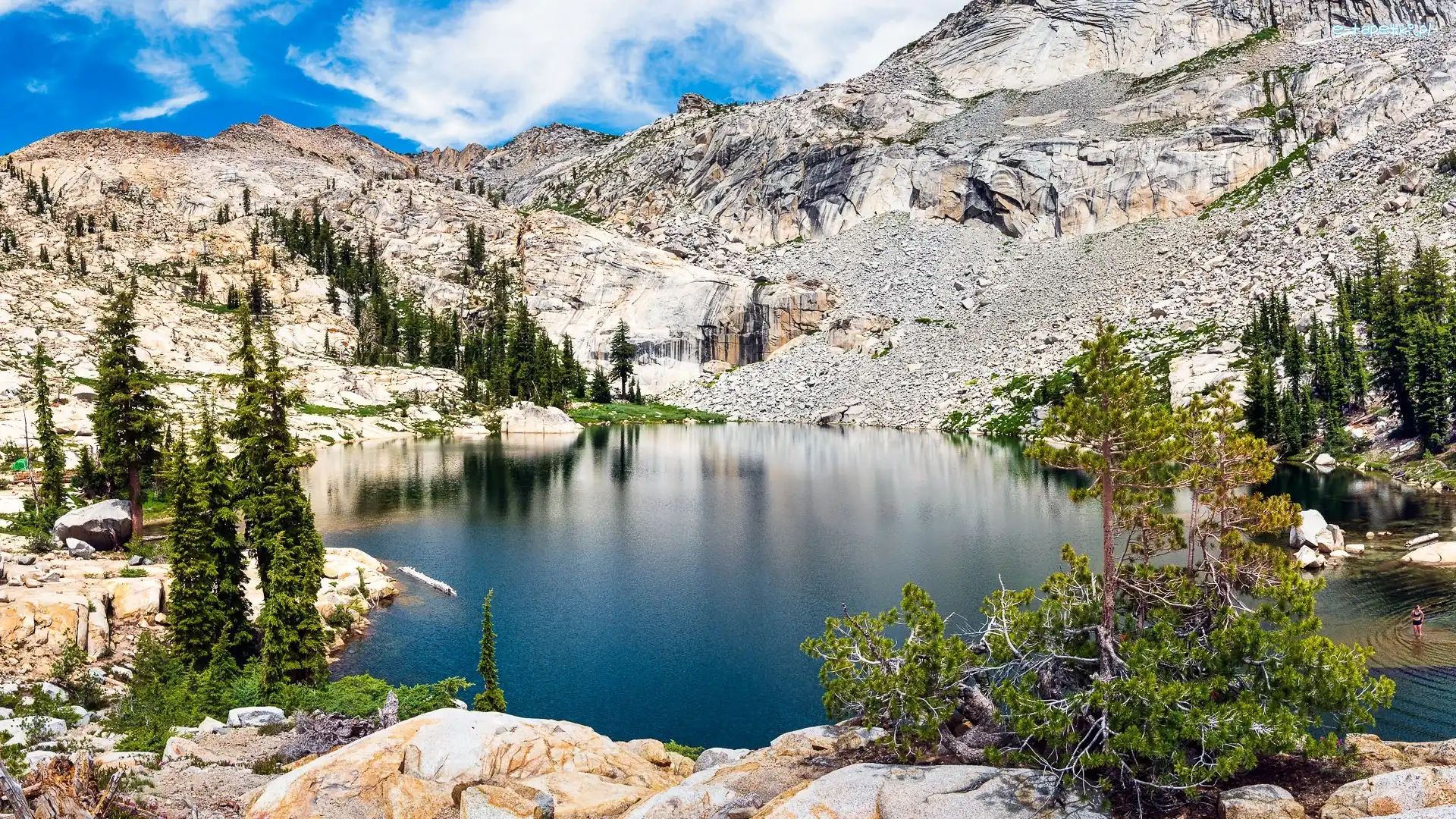 Lyons Lake, Sierra Nevada Mountains, Stany Zjednoczone, Kalifornia, Jezioro, Drzewa, Sosny, Góry