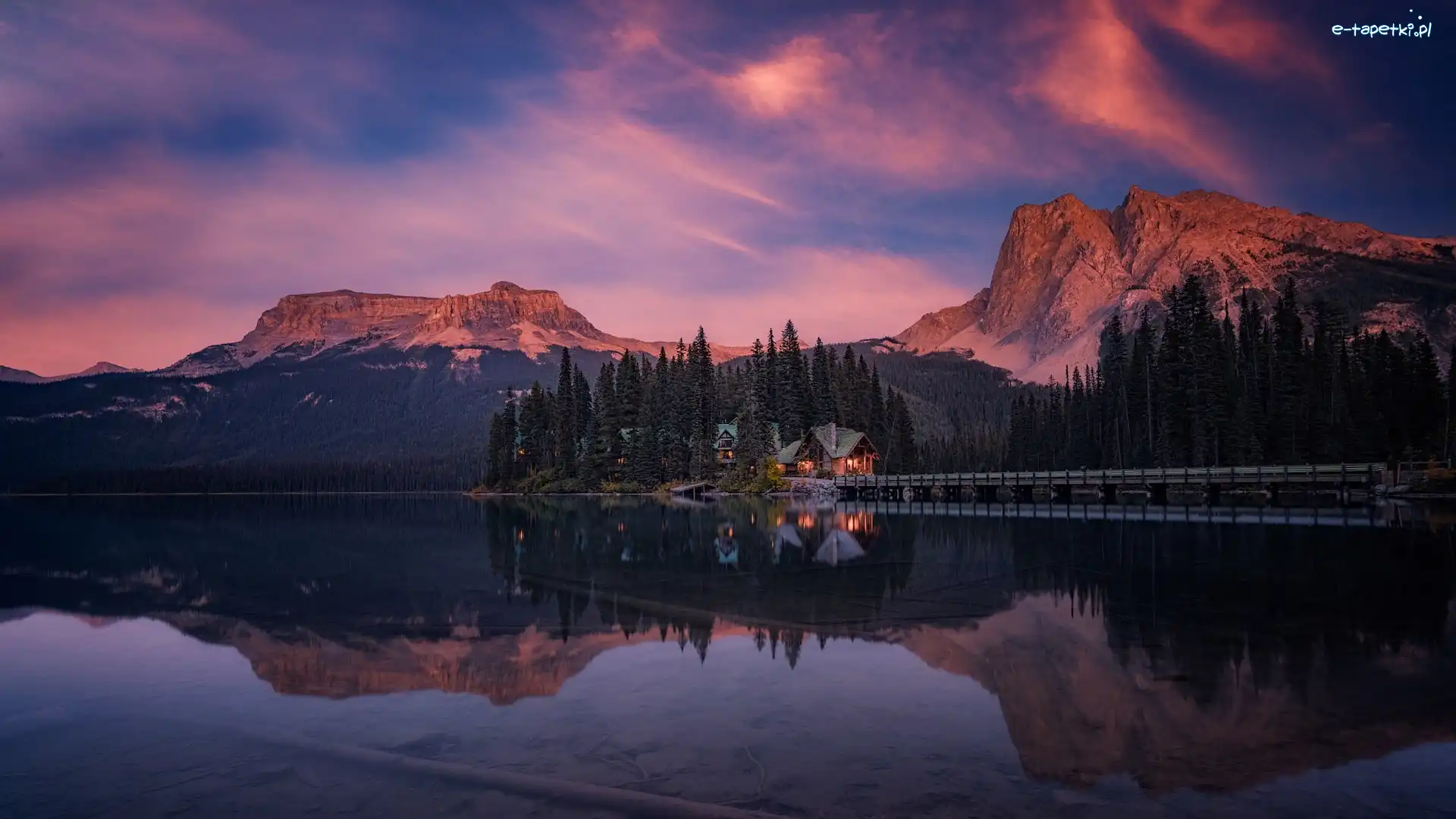 Góry, Most, Emerald Lake, Jezioro, Park Narodowy Yoho, Kanada, Odbicie, Dom, Drzewa