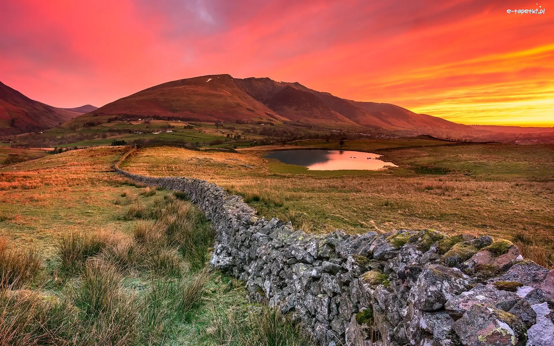 Murek, Kamienny, Tewet Tarn, Jezioro, Góry, Anglia, Park Narodowy Lake District, Drzewa, Zachód słońca