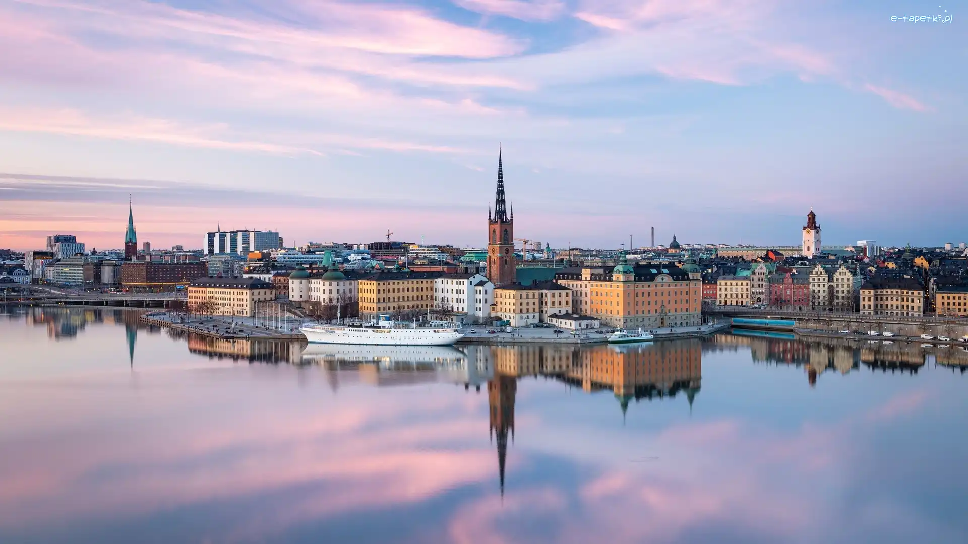 Statek, Wyspa Riddarholmen, Zatoka Riddarfjarden, Domy, Sztokholm, Szwecja
