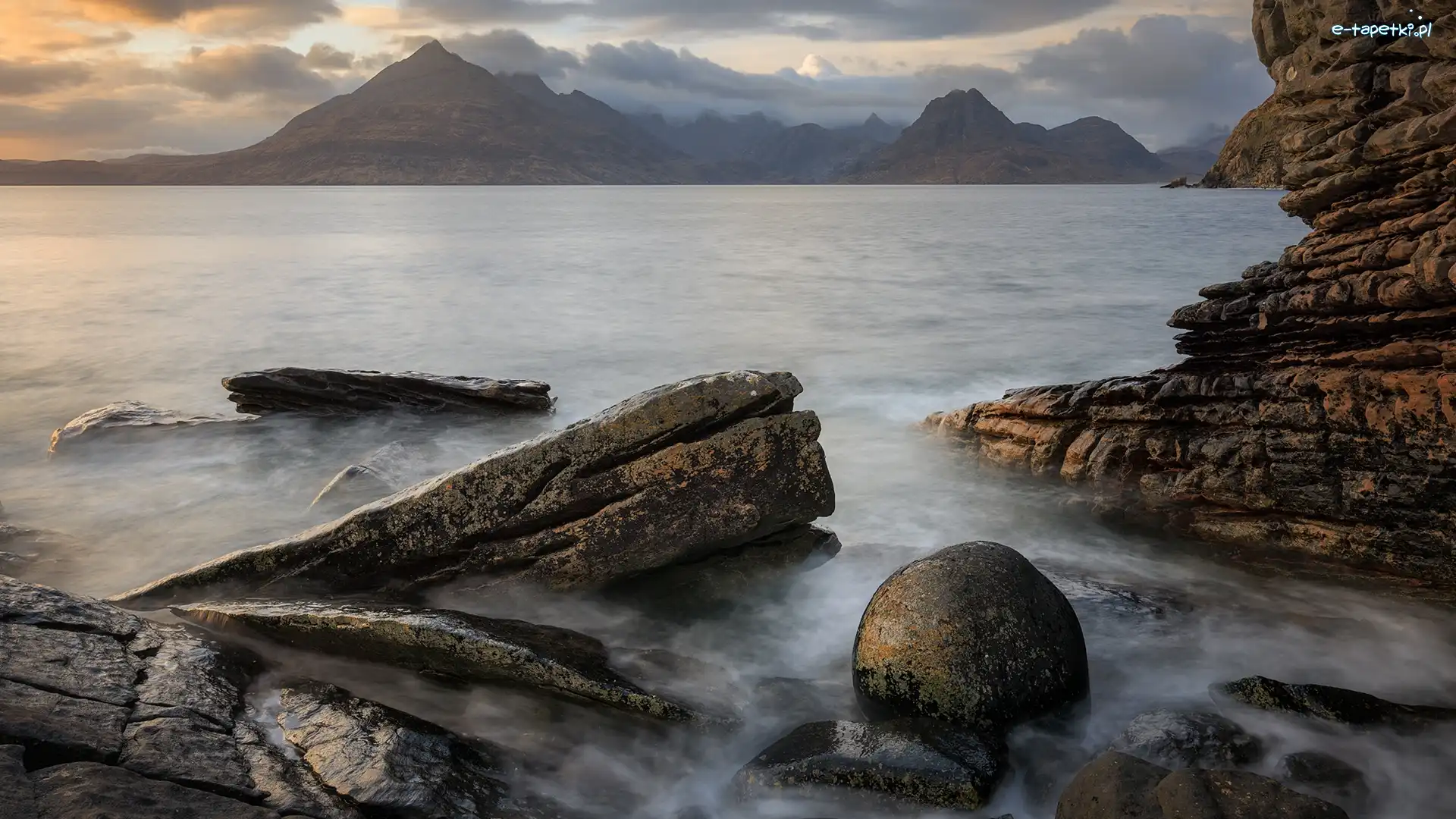 Wieś Elgol, Kamienie, Wyspa Skye, Szkocja, Skały, Morze