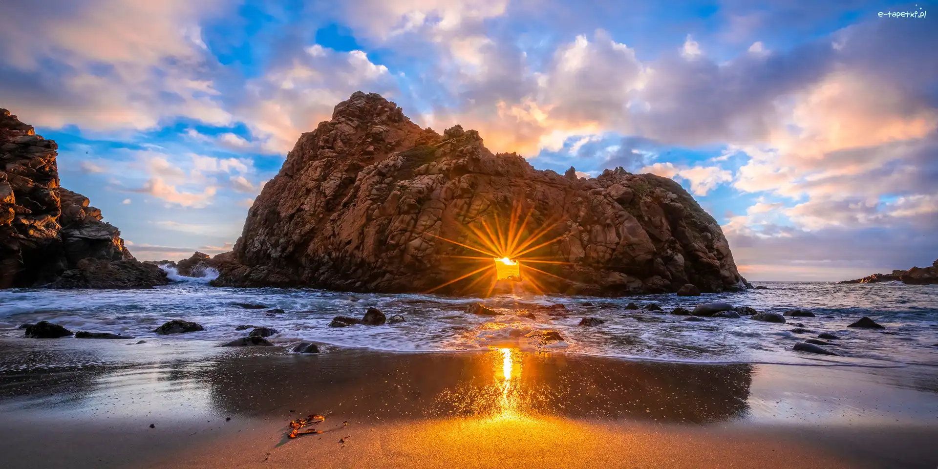 Pfeiffer Beach, Kalifornia, Keyhole Arch, Skała, Plaża, Wschód słońca, Fale, Stany Zjednoczone