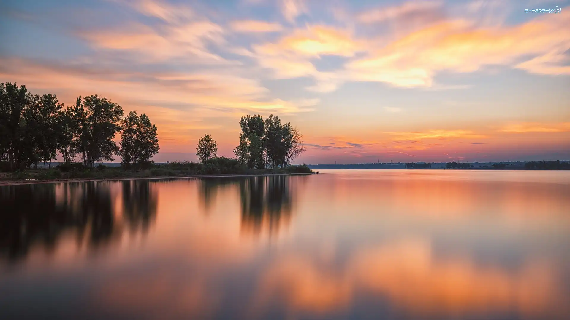 Drzewa, Chmury, Stany Zjednoczone, Stan Kolorado, Niebo, Jezioro, Lake Chatfield, Wschód słońca