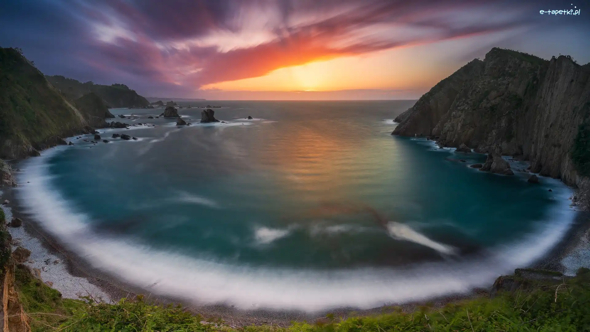 Skały, Zatoka, Hiszpania, Playa del Silencio, Zachód słońca, Góry, Plaża, Morze