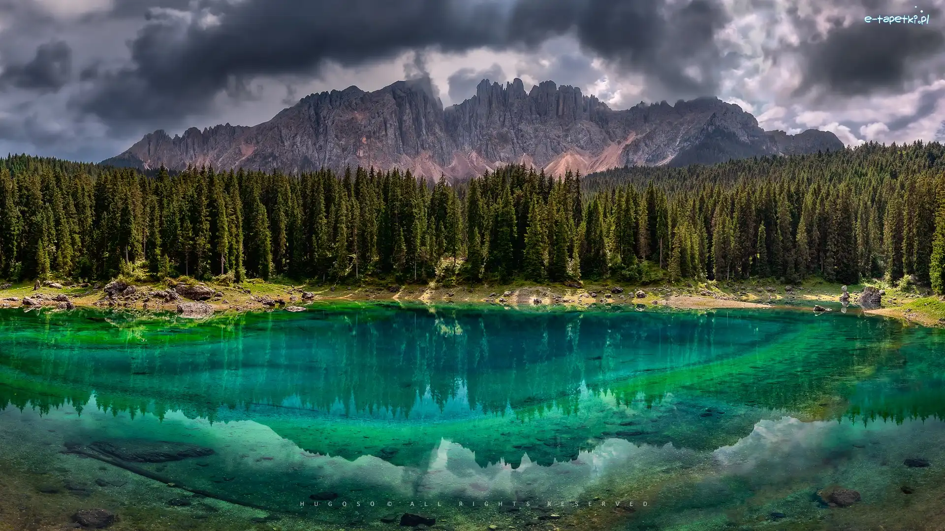 Jezioro, Góry, Drzewa, Chmury, Dolomity, Lago di Carezza, Karersee, Włochy